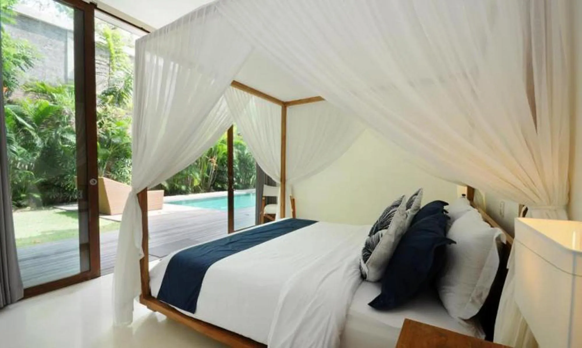 Bed in Beach Axis Villa, Seminyak