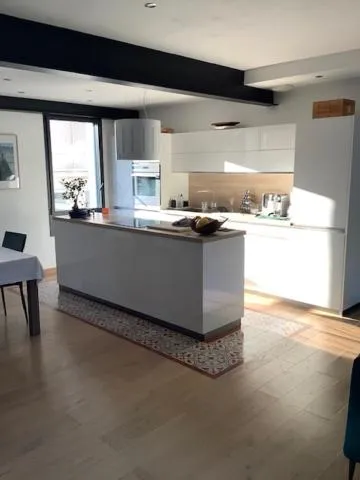 LE BEAU REPAIRE, chambres d'hôtes, quartier historique, 1 à 3 chambres, étage indépendant