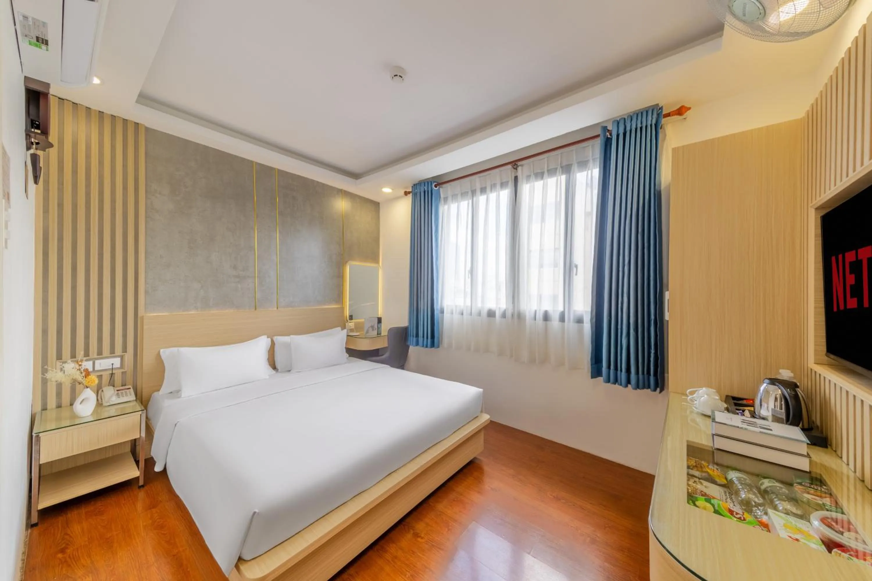 Bedroom, Bed in A25 Hotel - 274 Đề Thám