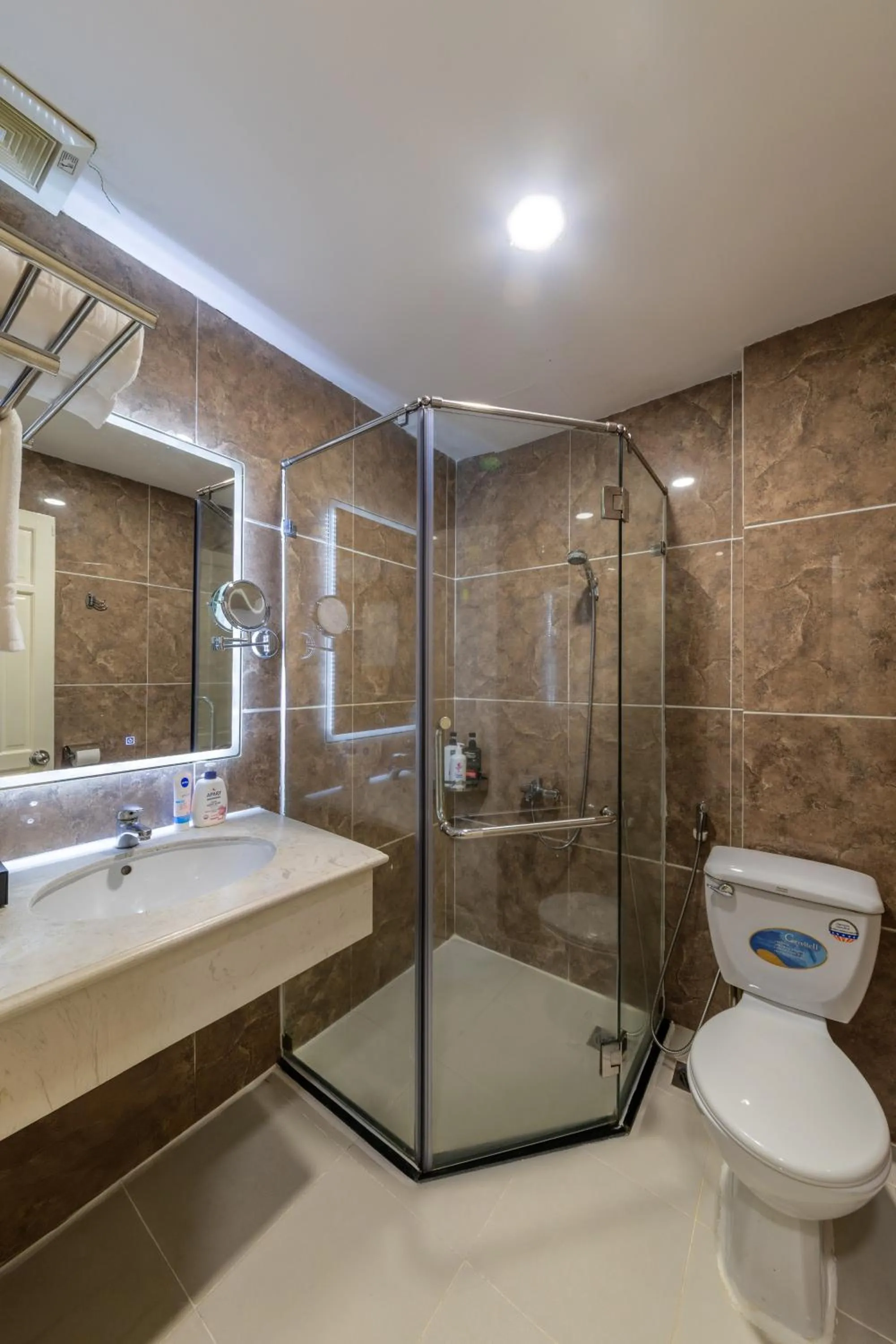 Bathroom in A25 Hotel - 274 Đề Thám