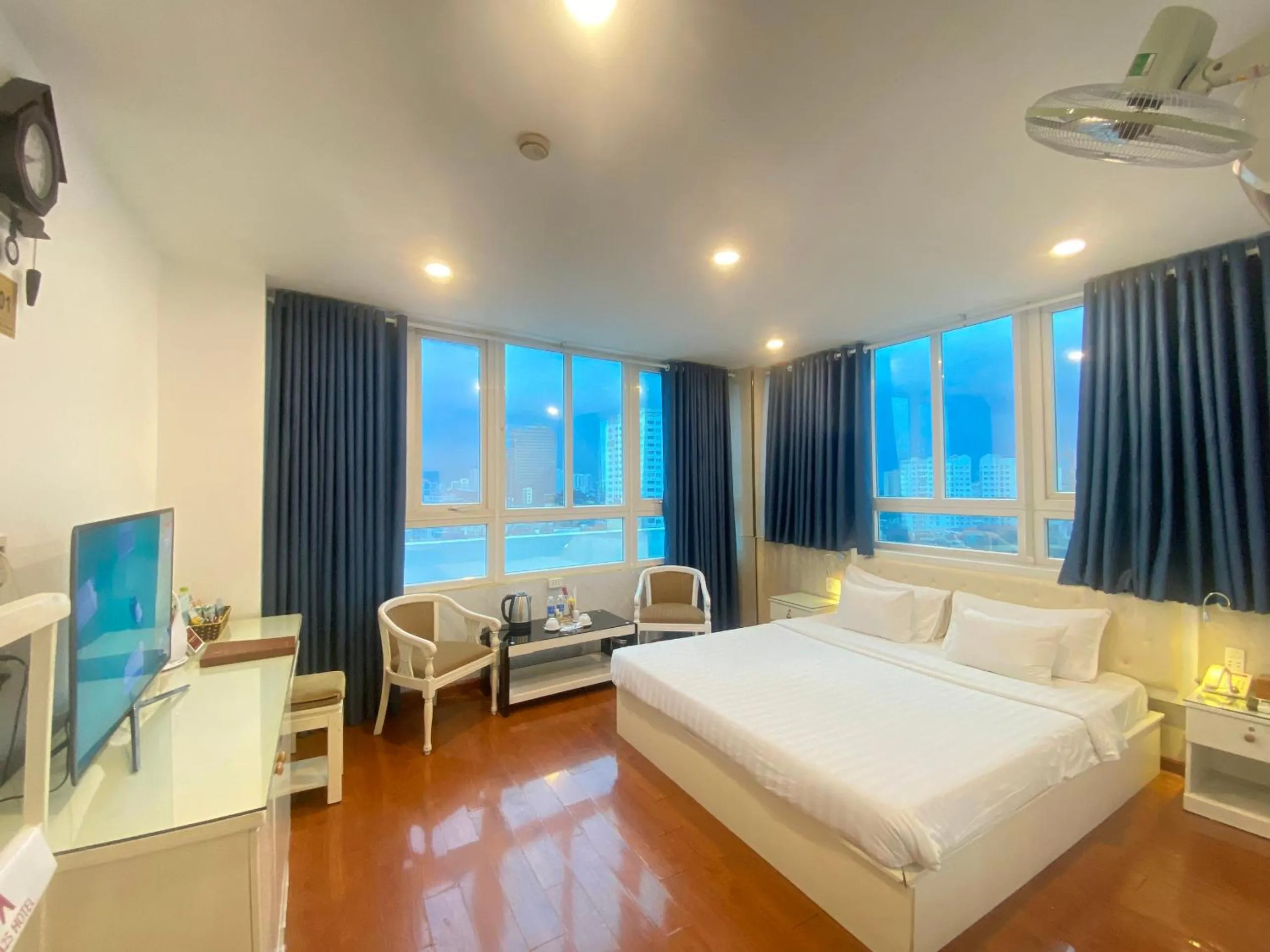 Standard Suite in A25 Hotel - 180 Nguyễn Trãi