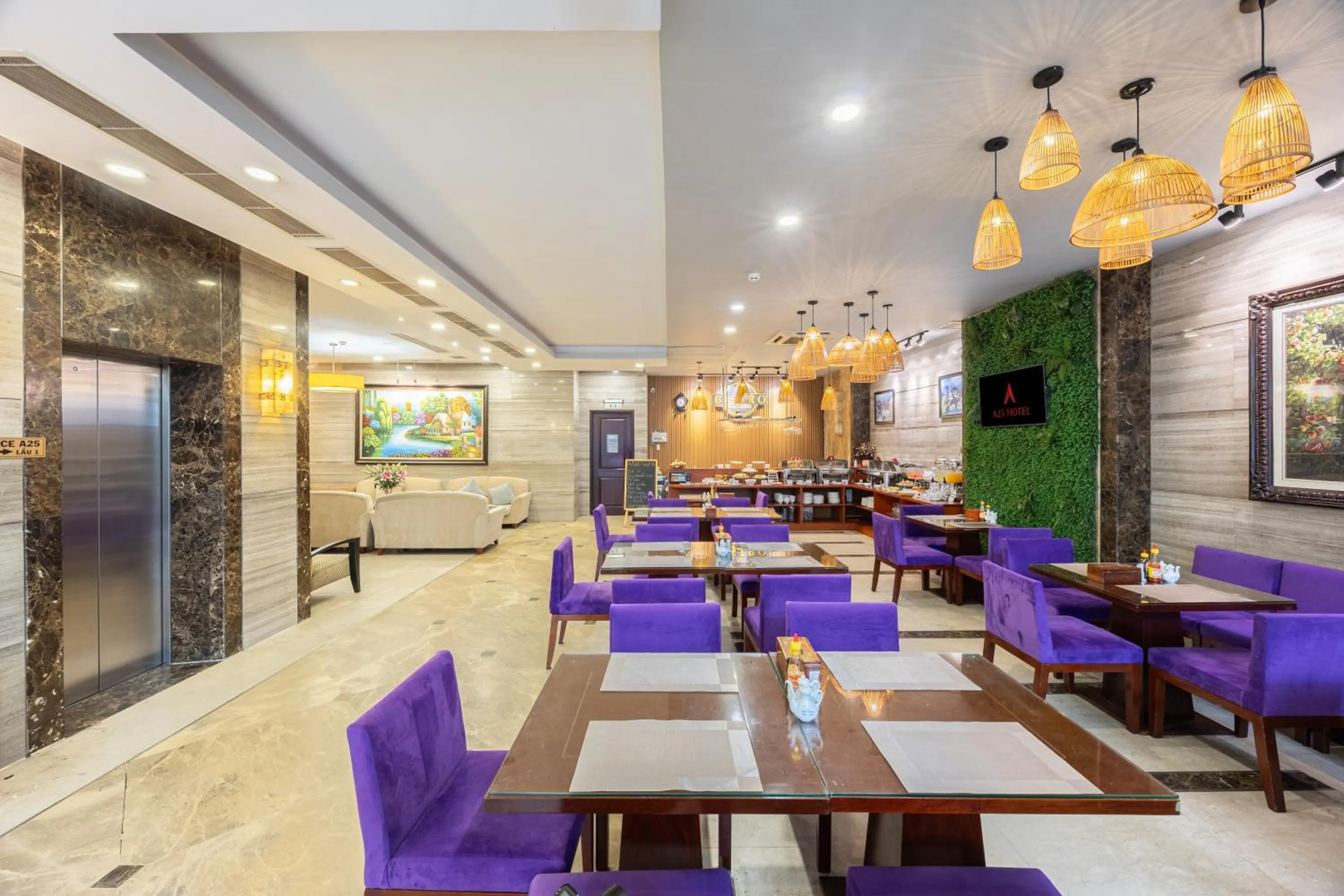 Restaurant/places to eat in A25 Hotel - 180 Nguyễn Trãi
