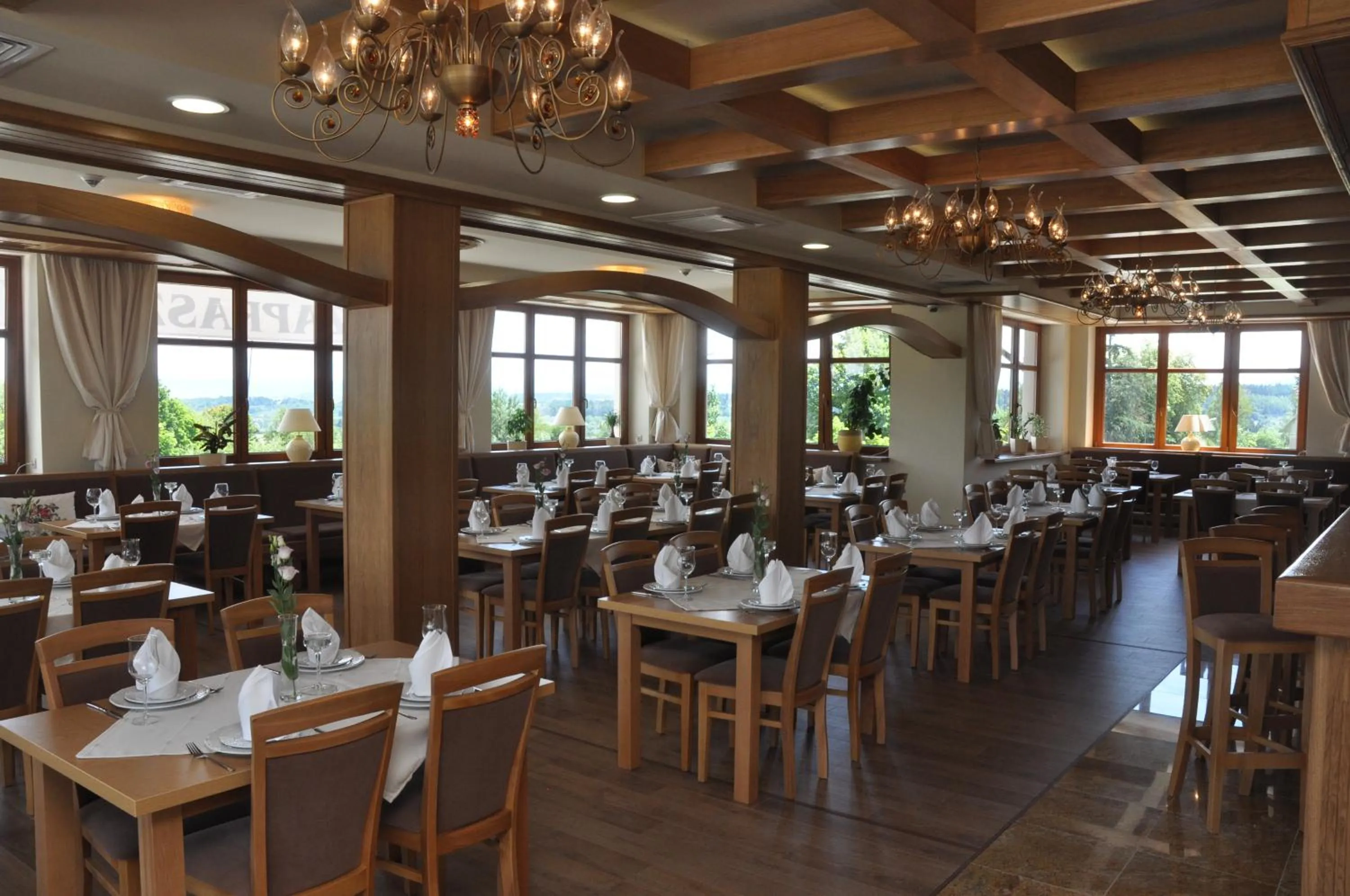 Restaurant/places to eat in Hotel Alpejski