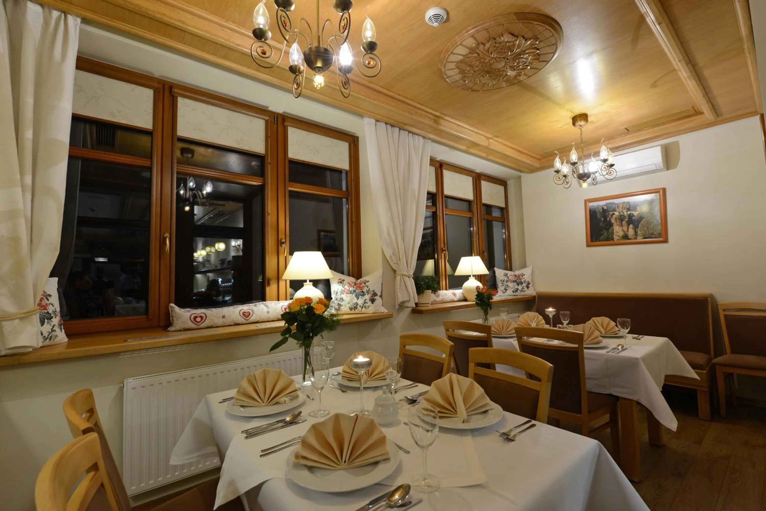 Restaurant/places to eat in Hotel Alpejski