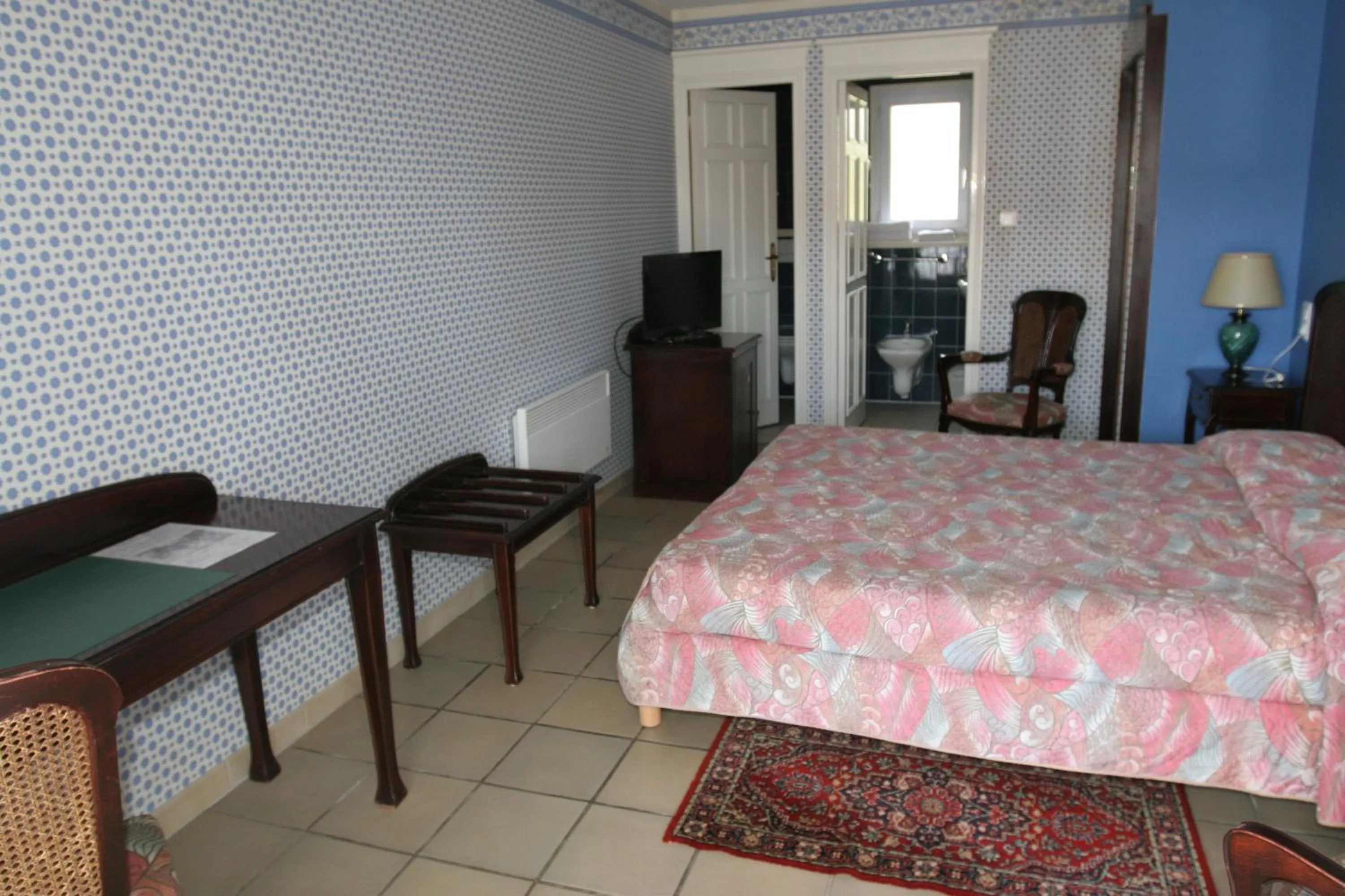 Photo of the whole room, Bed in Hotel Royal Albion