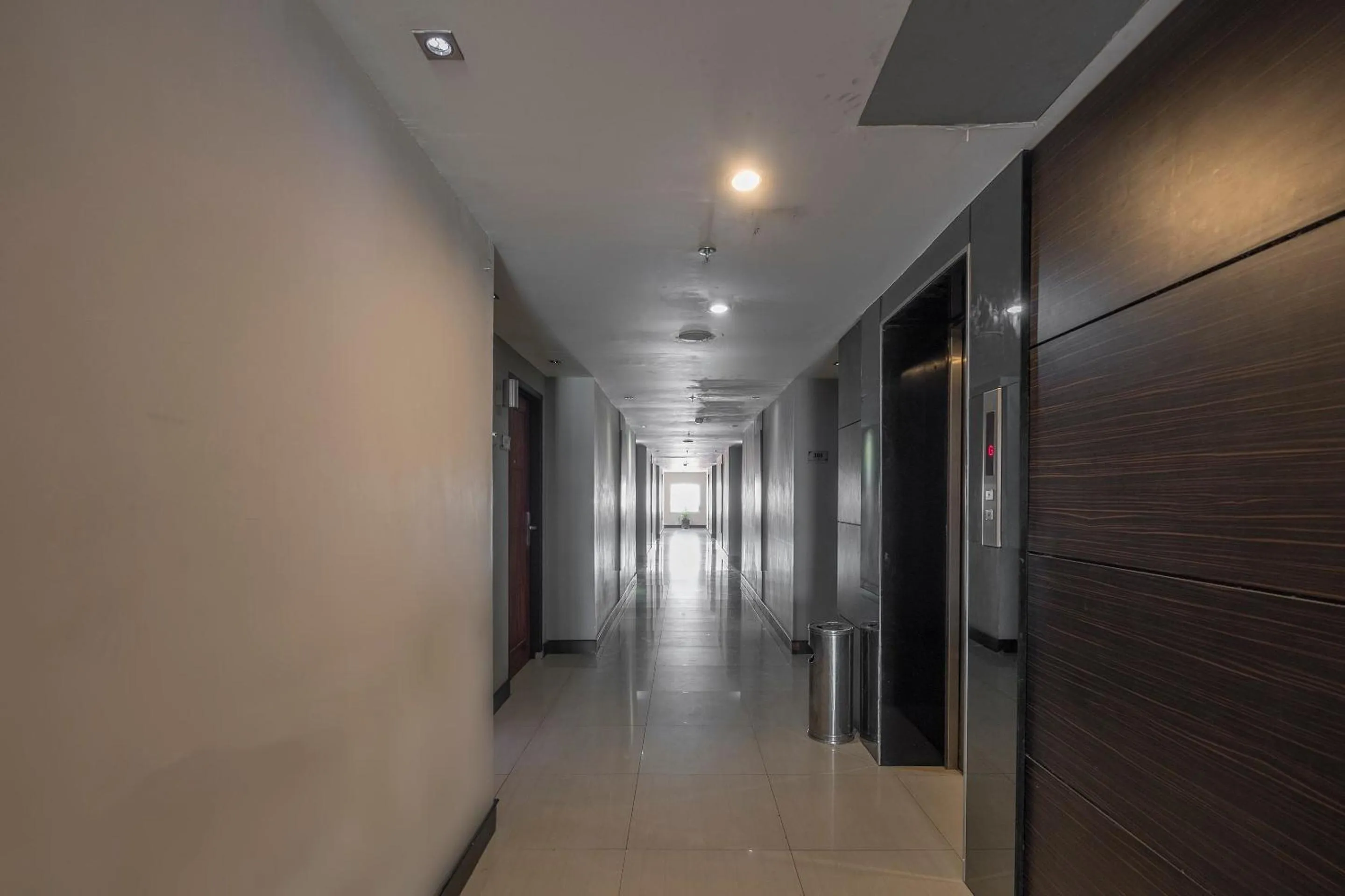 Lobby or reception in OYO 1081 Allson City Hotel Makassar