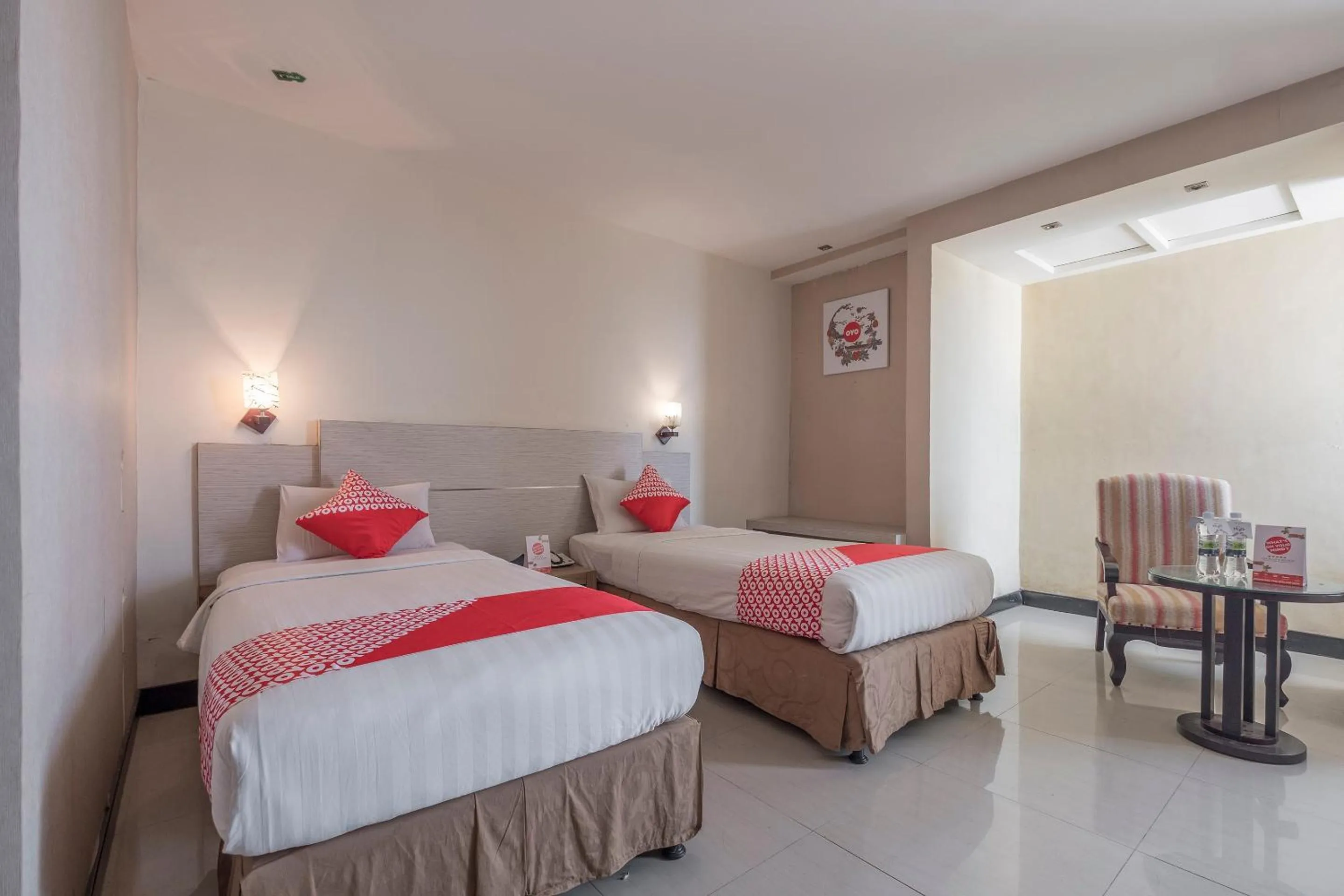 Bedroom, Bed in OYO 1081 Allson City Hotel Makassar