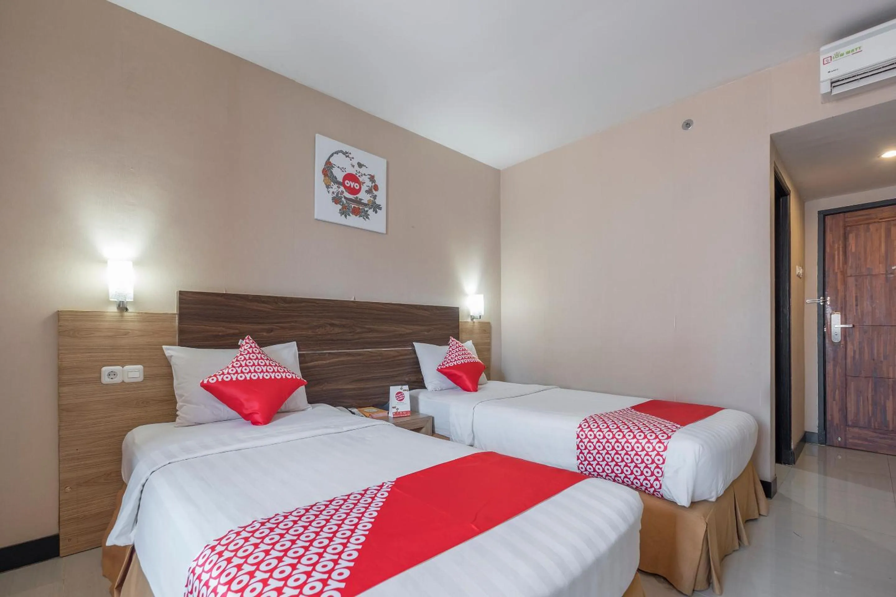 Bedroom, Bed in OYO 1081 Allson City Hotel Makassar