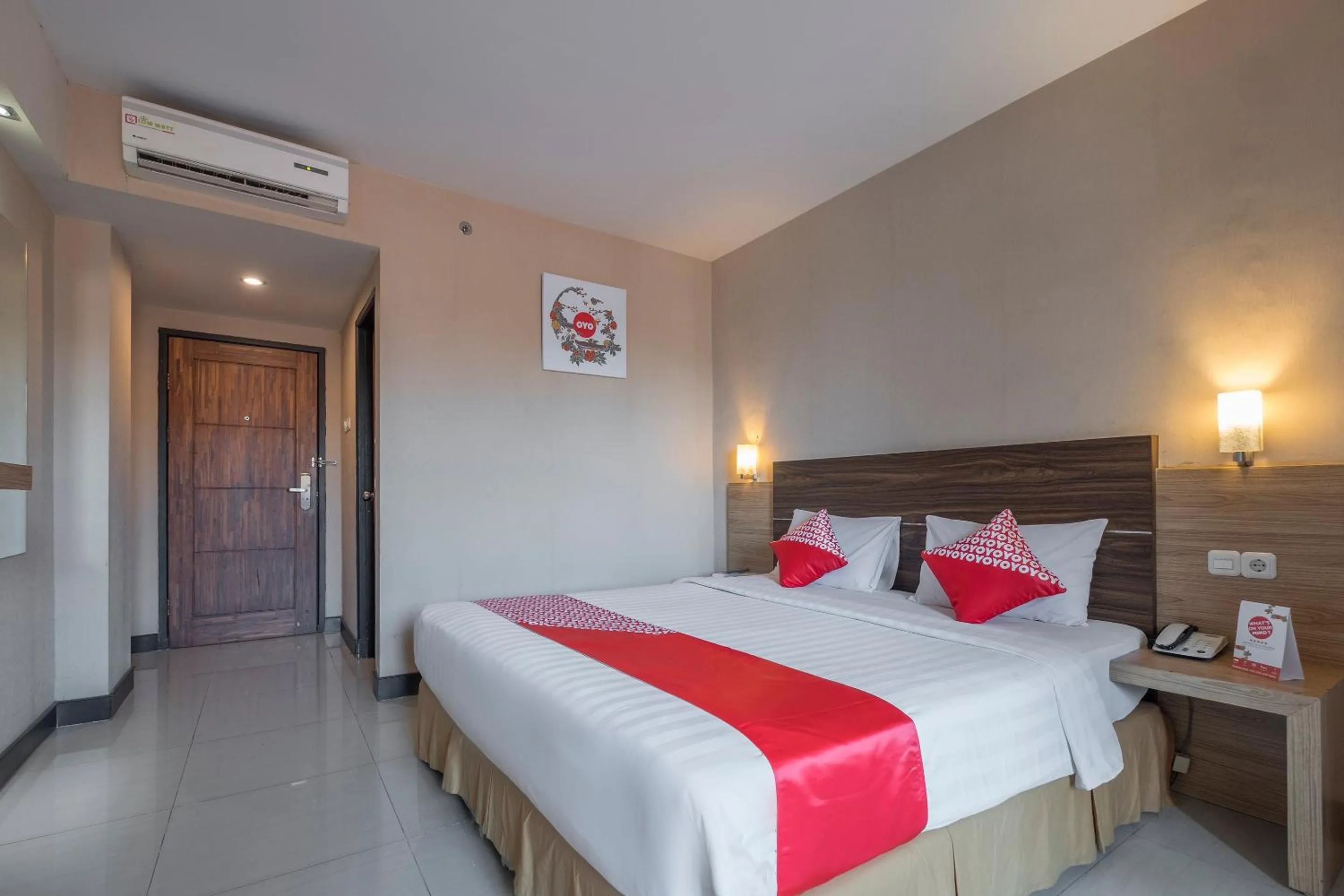 Bedroom, Bed in OYO 1081 Allson City Hotel Makassar