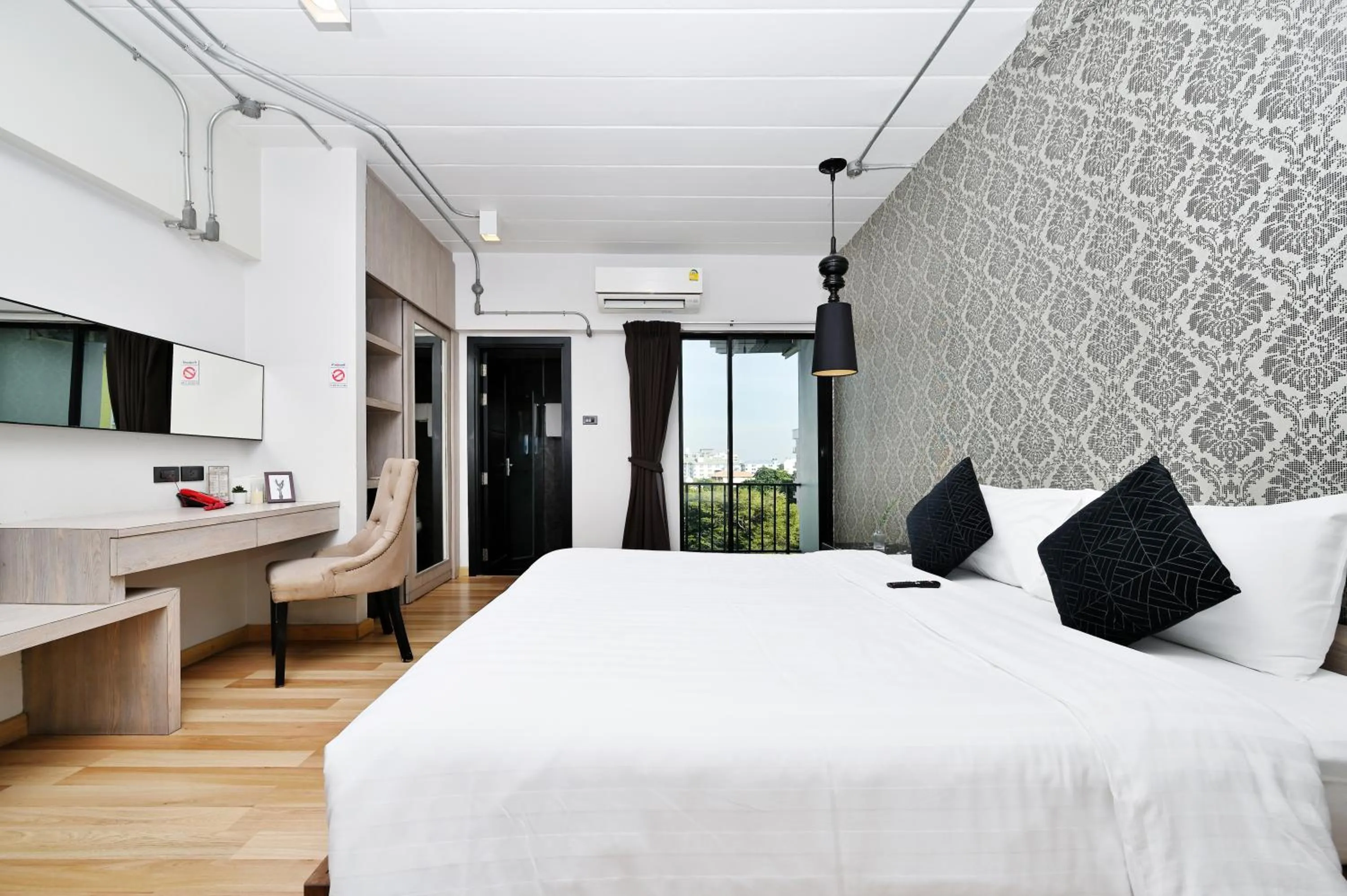 Bedroom, Bed in Diary Suite