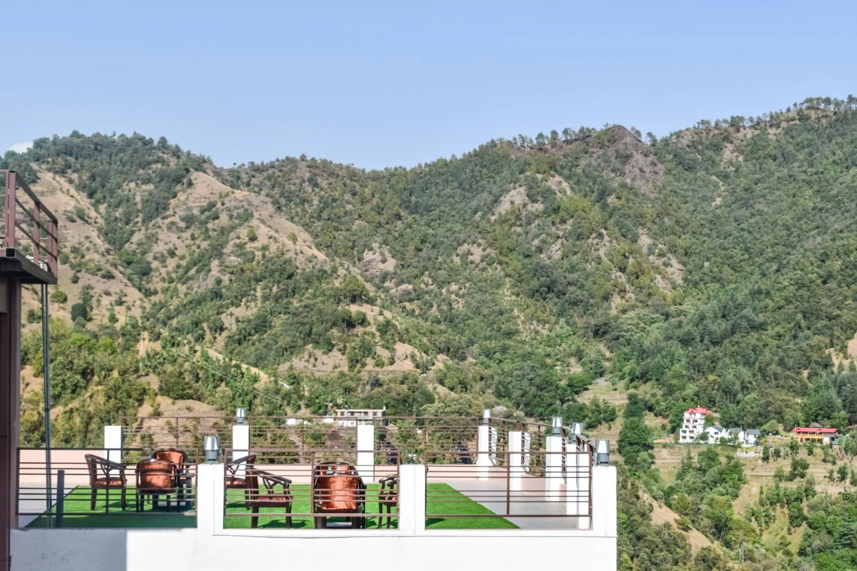 Property building in ShriGo Hotel Kaithli Hills Shimla