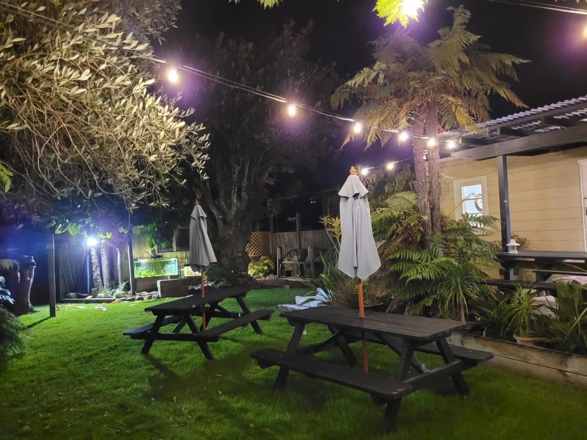 Night in Lady Bowen Bed & Breakfast