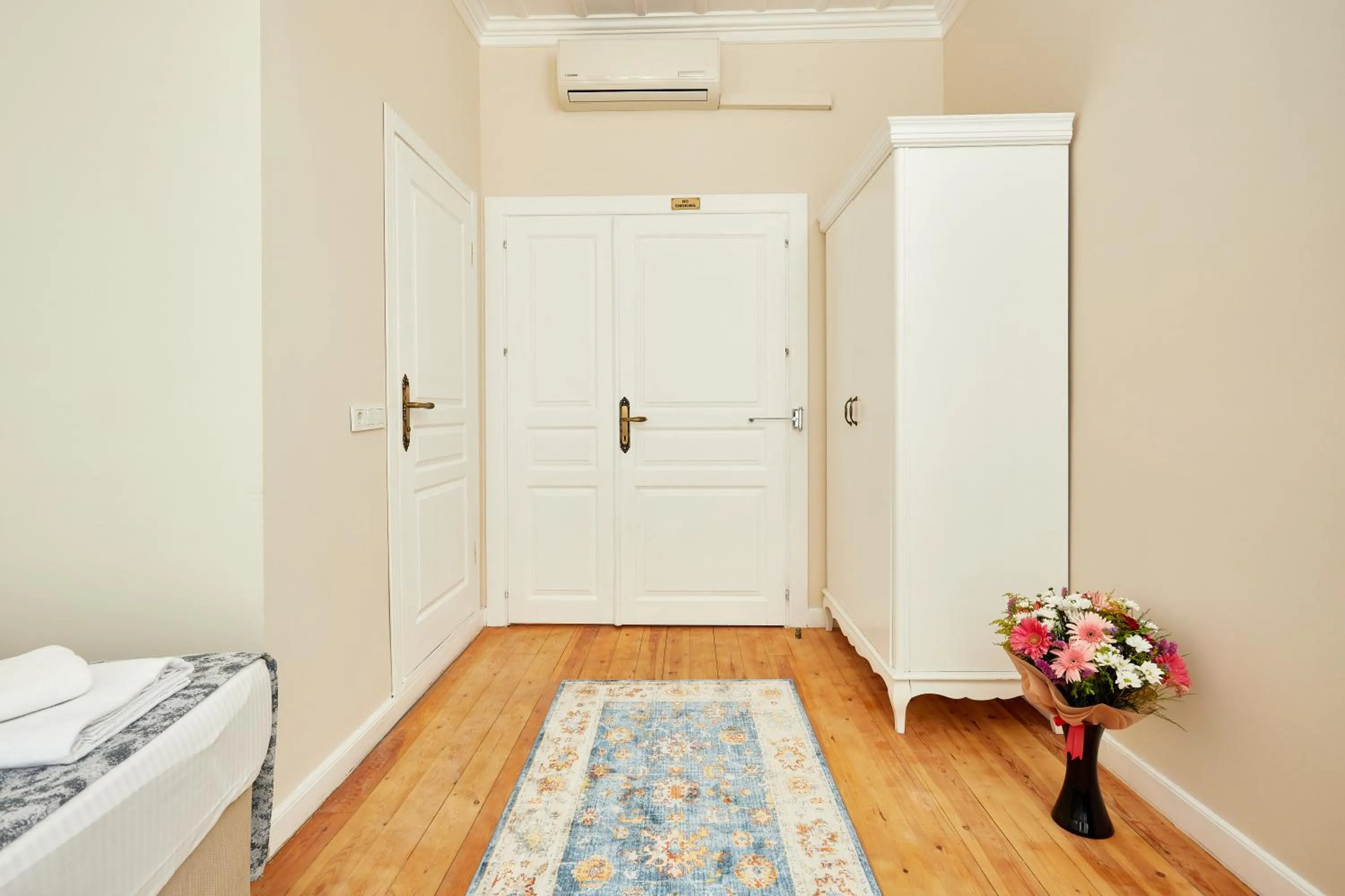 Living room, Bed in Mataraci Konak