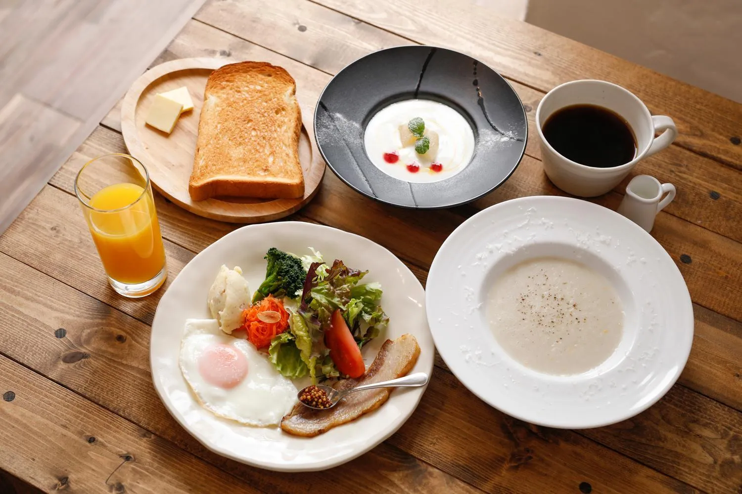 American breakfast in Kyono Mori Yurinsha