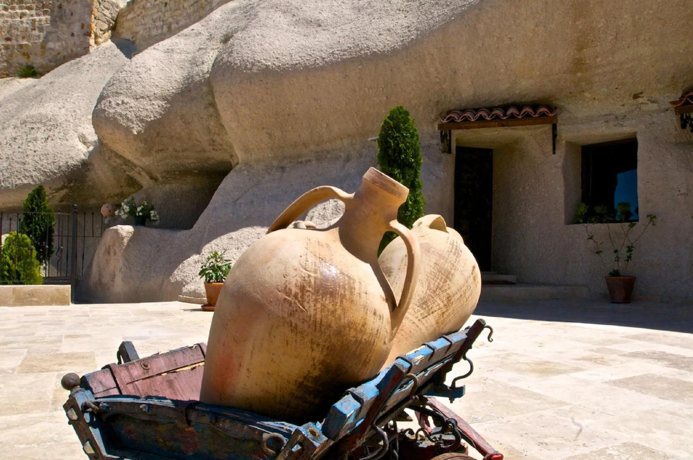 Patio in Grand Cave Suites