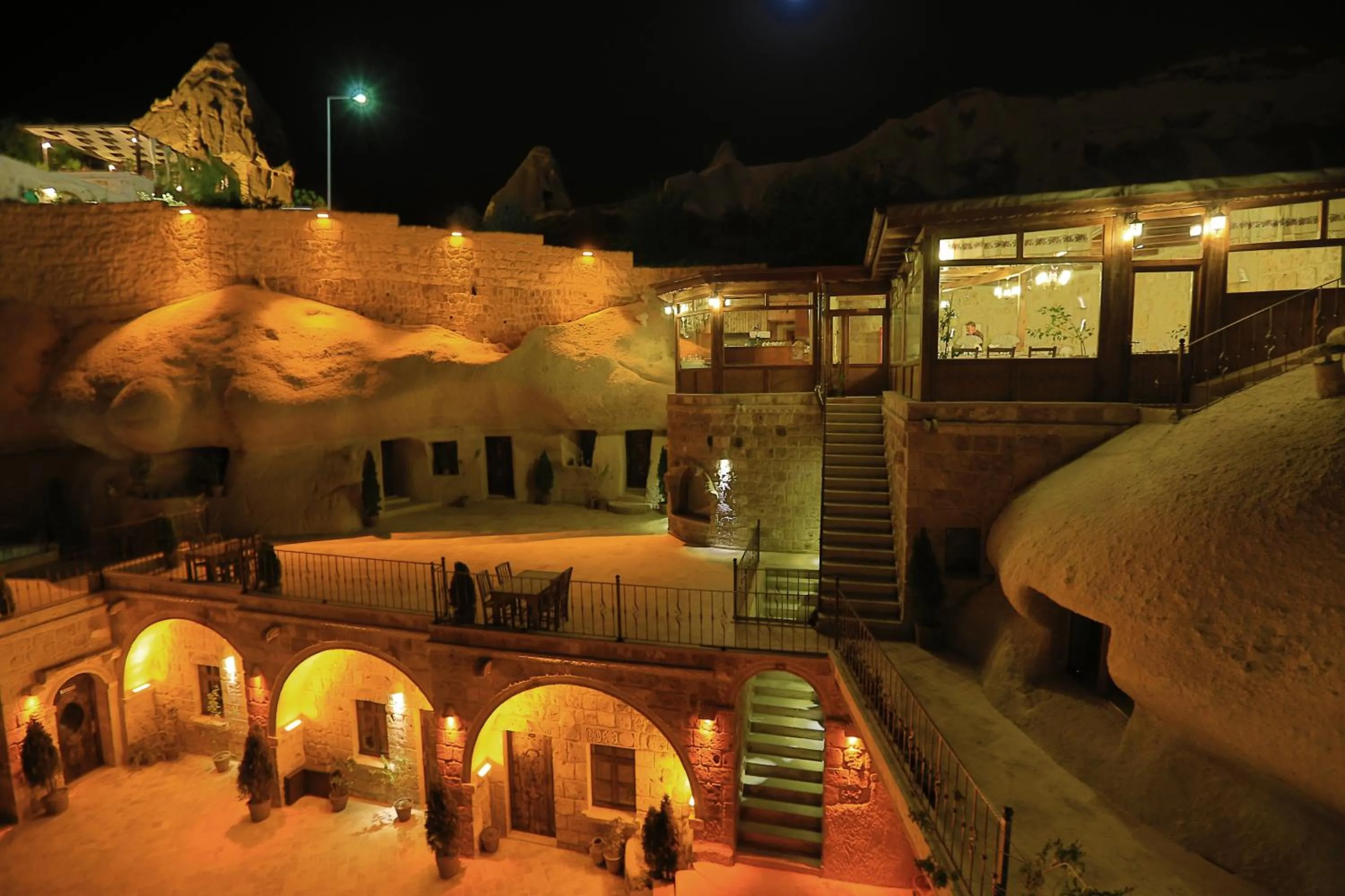 Restaurant/places to eat in Grand Cave Suites