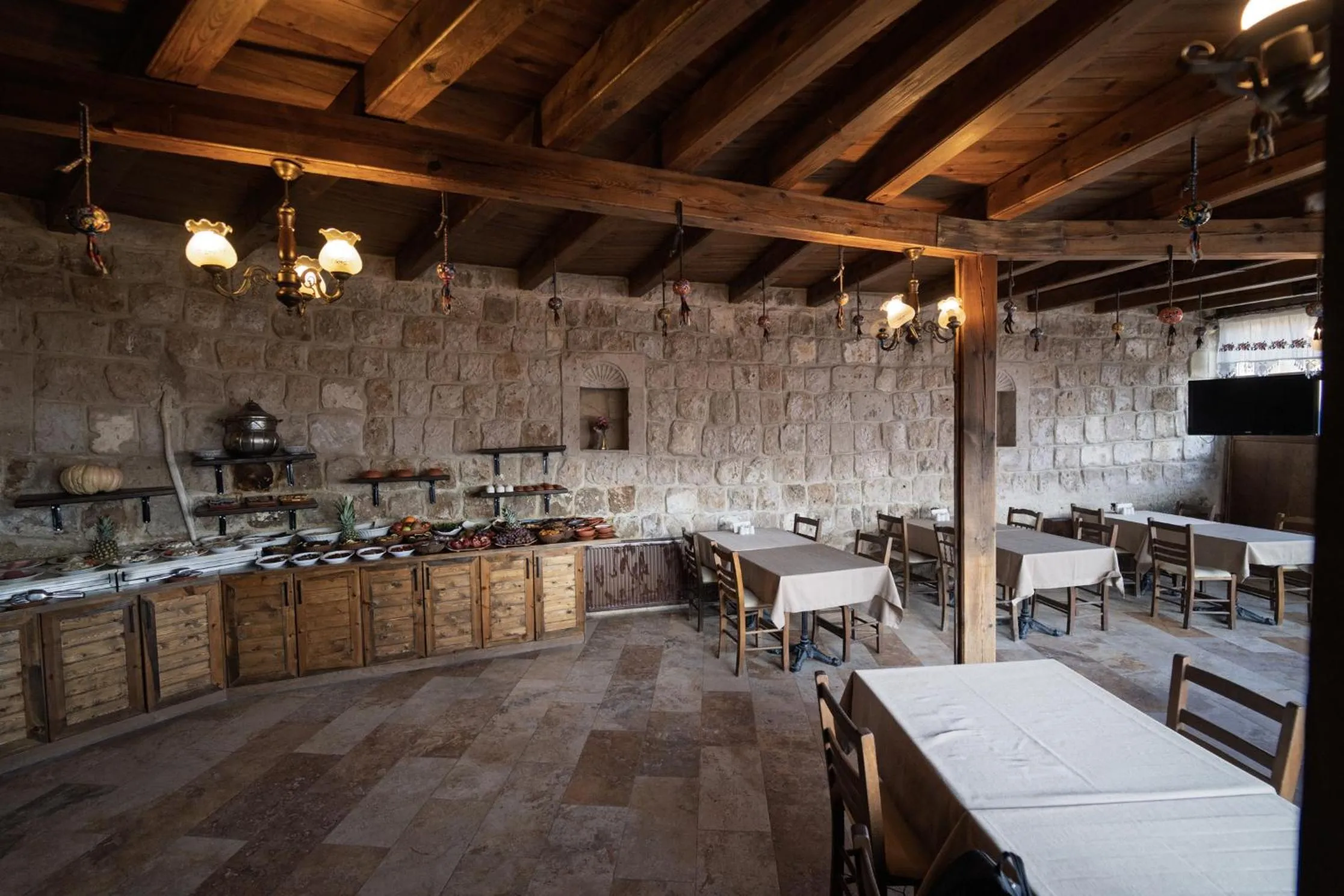 Restaurant/places to eat in Grand Cave Suites