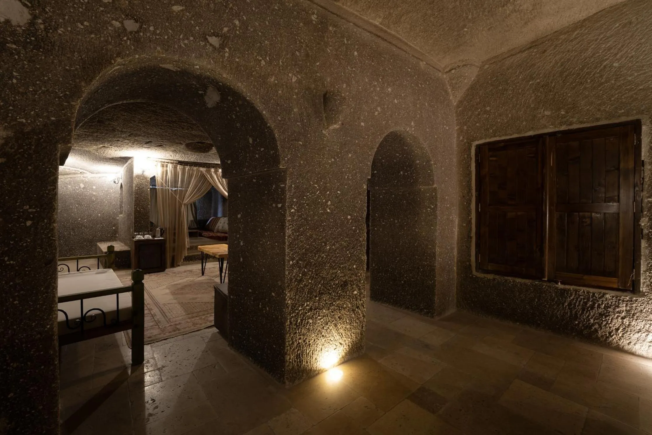 Living room in Grand Cave Suites