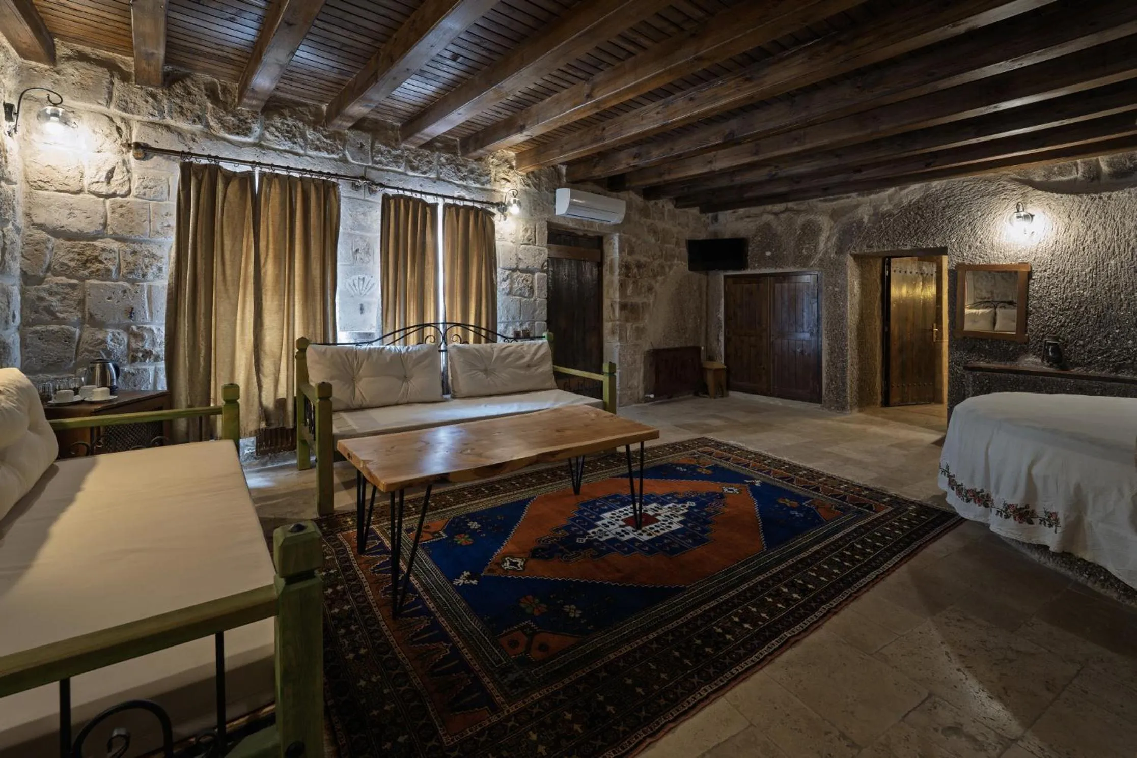 Suite Room in Grand Cave Suites