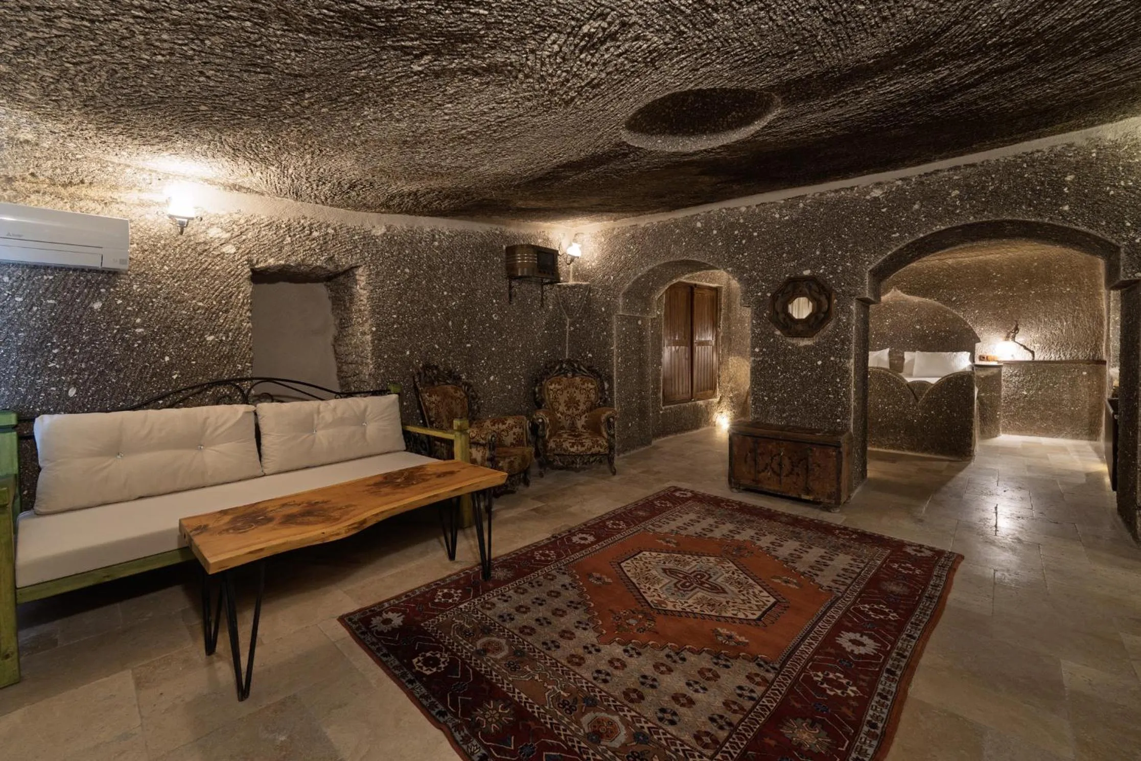 Living room in Grand Cave Suites