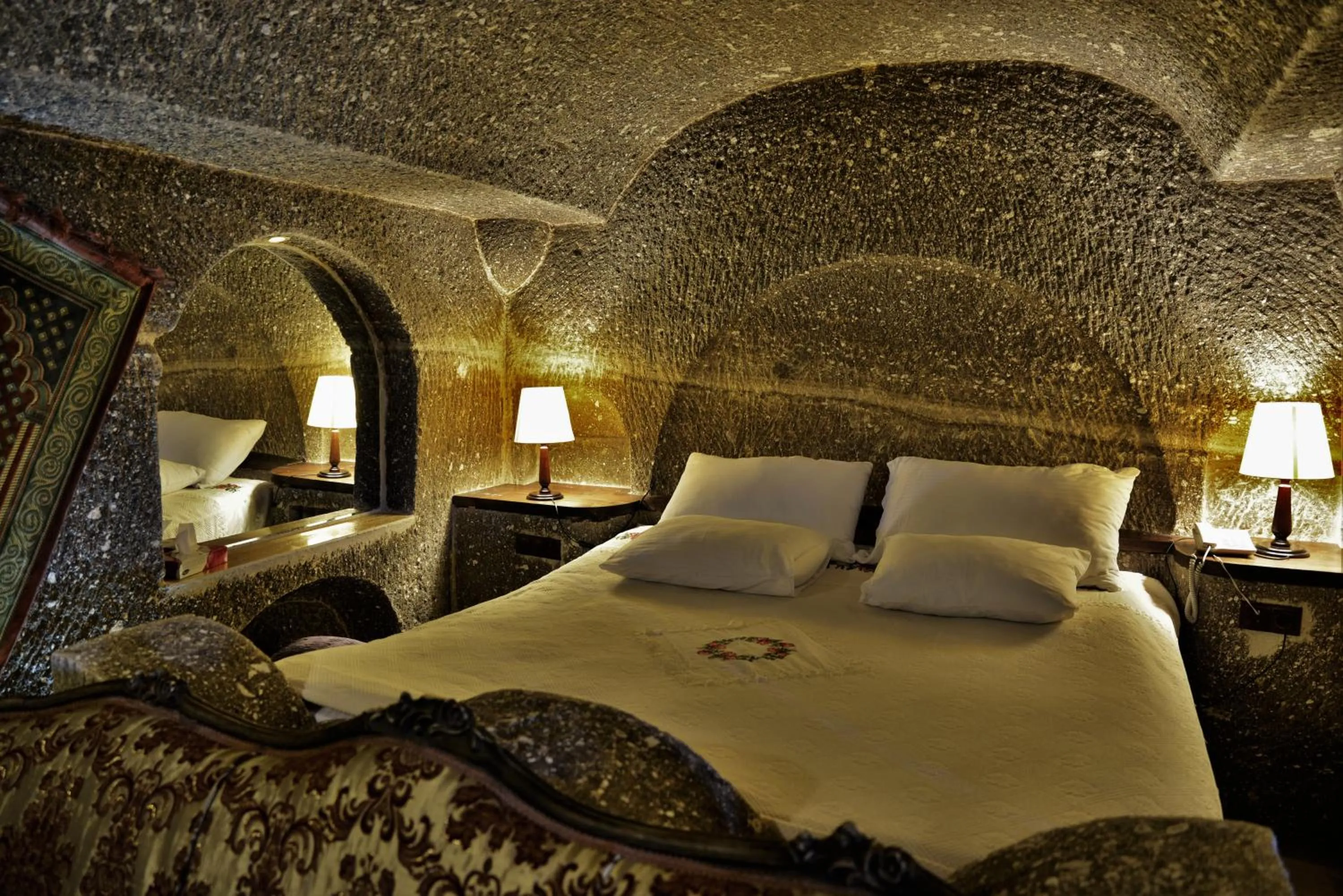 King Suite Room in Grand Cave Suites