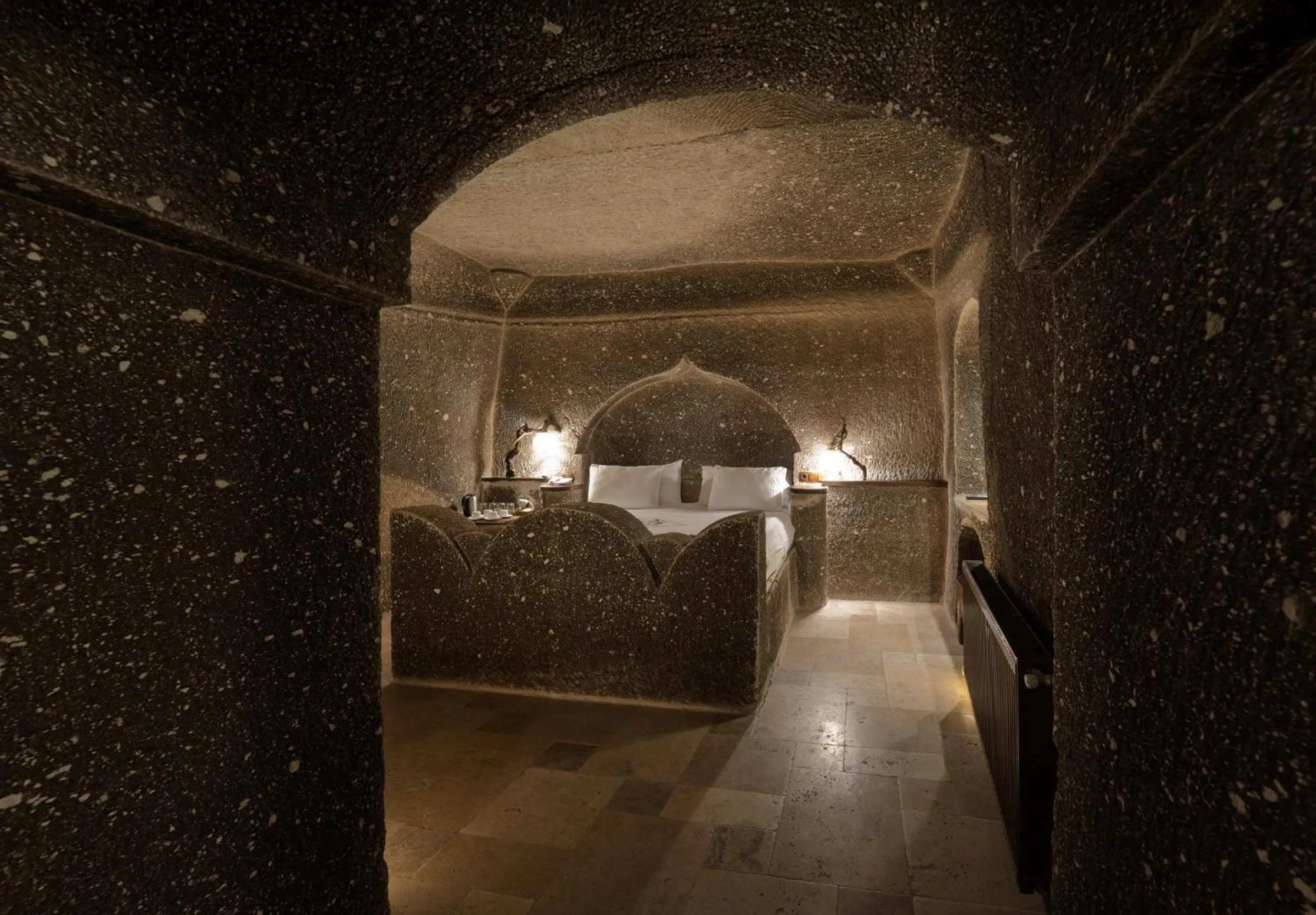 Bedroom, Bed in Grand Cave Suites