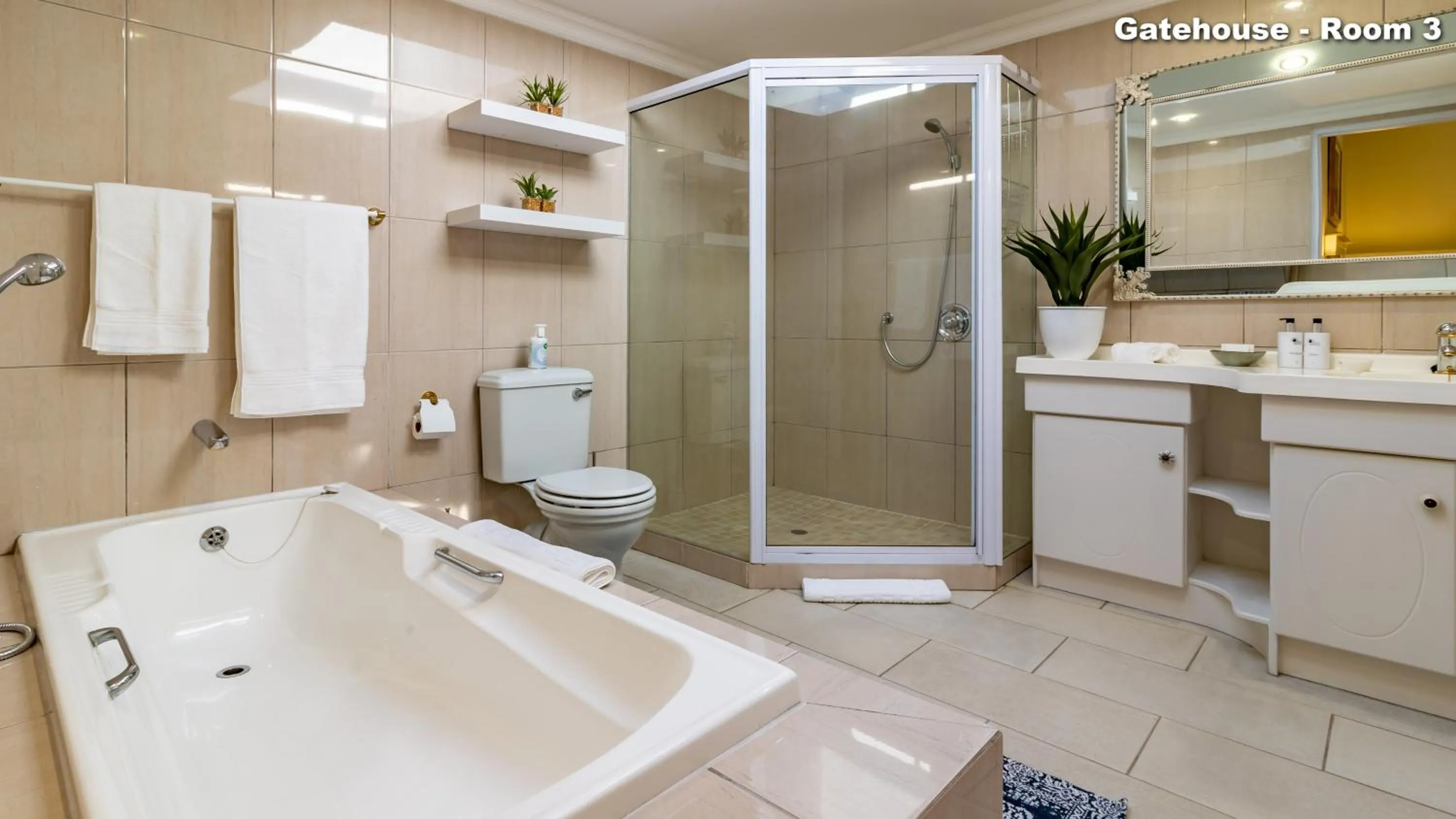 Shower in Christies at 32 on Russell