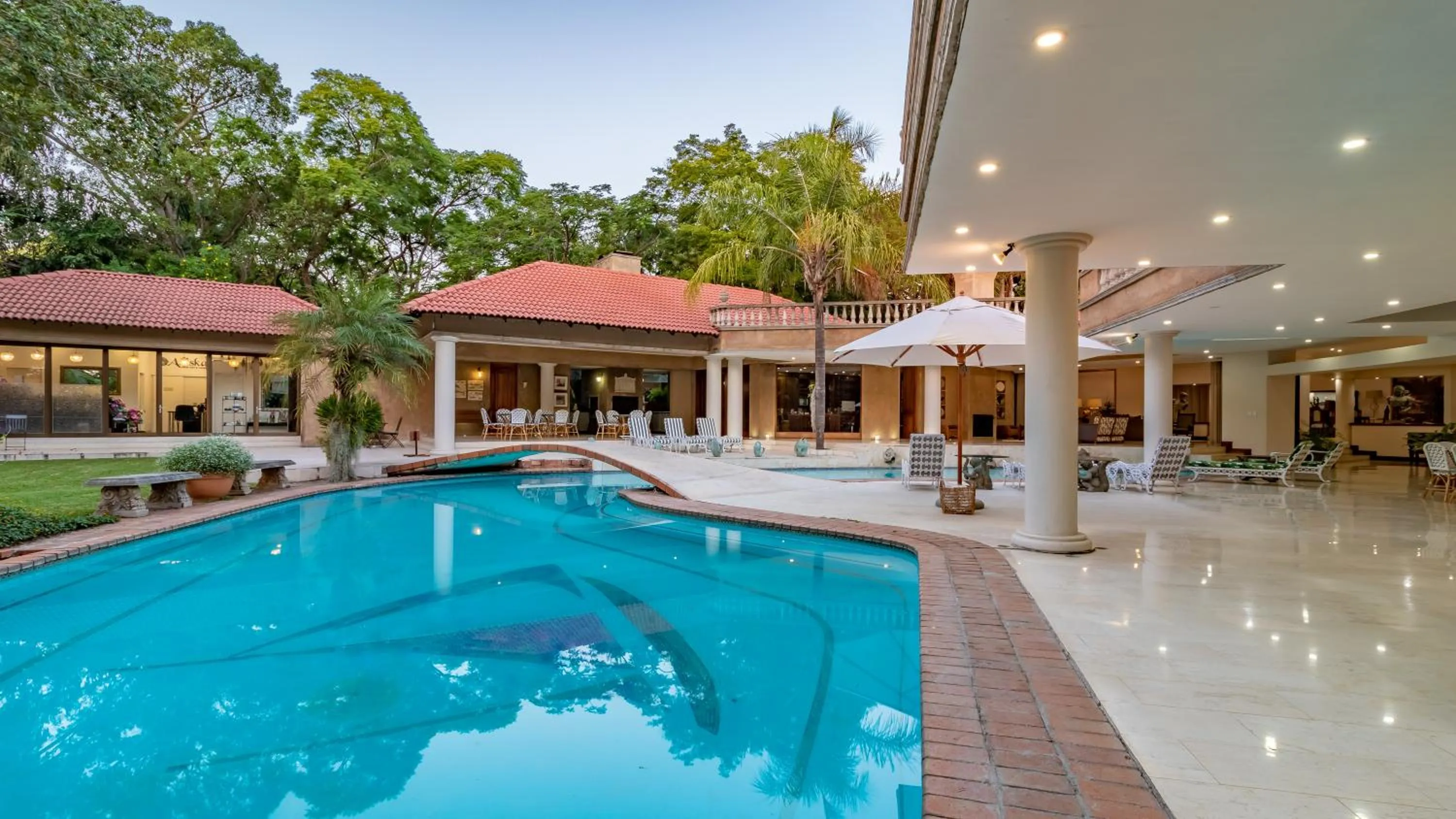 Swimming pool in Christies at 32 on Russell