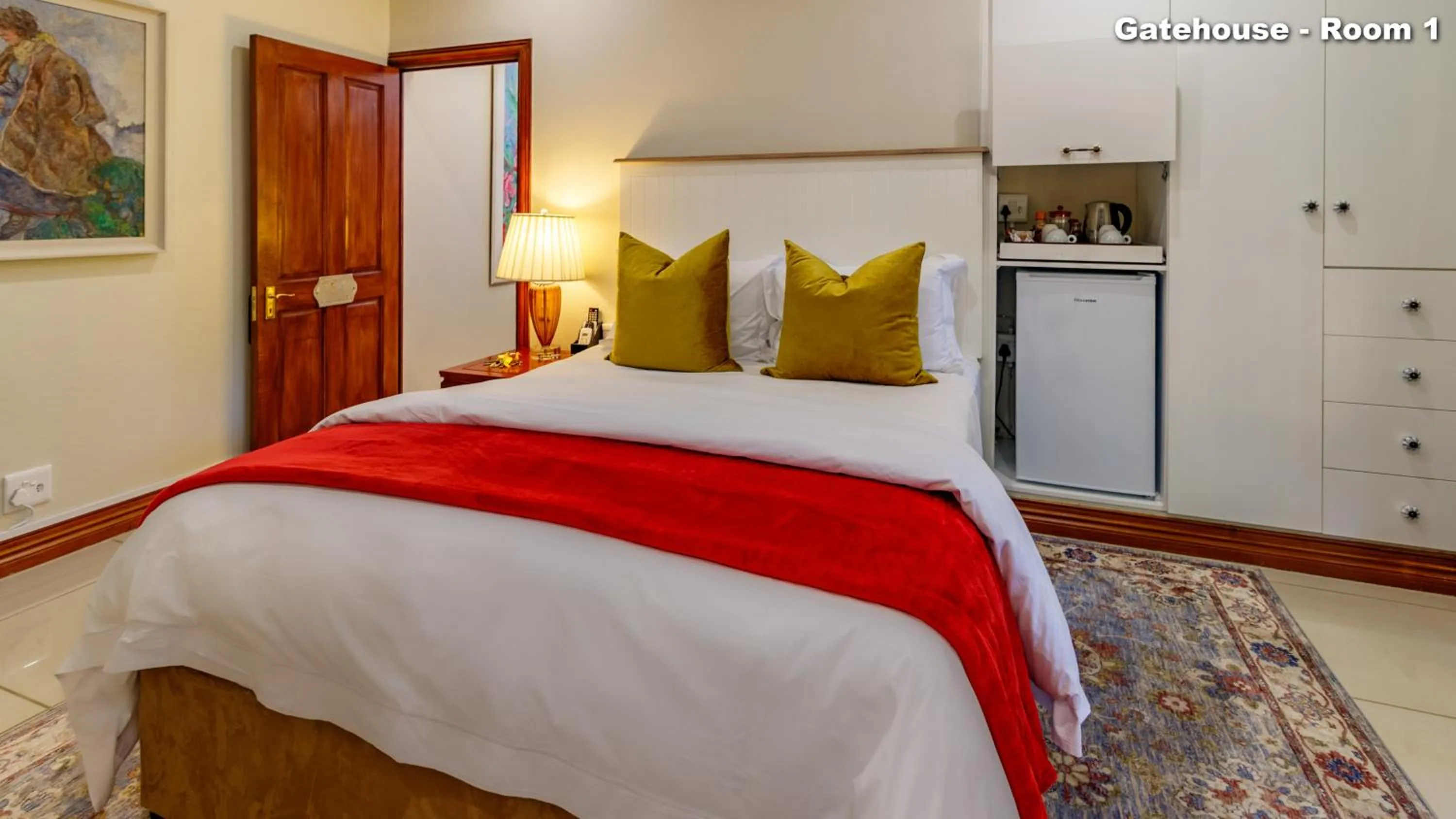 Bed in Christies at 32 on Russell