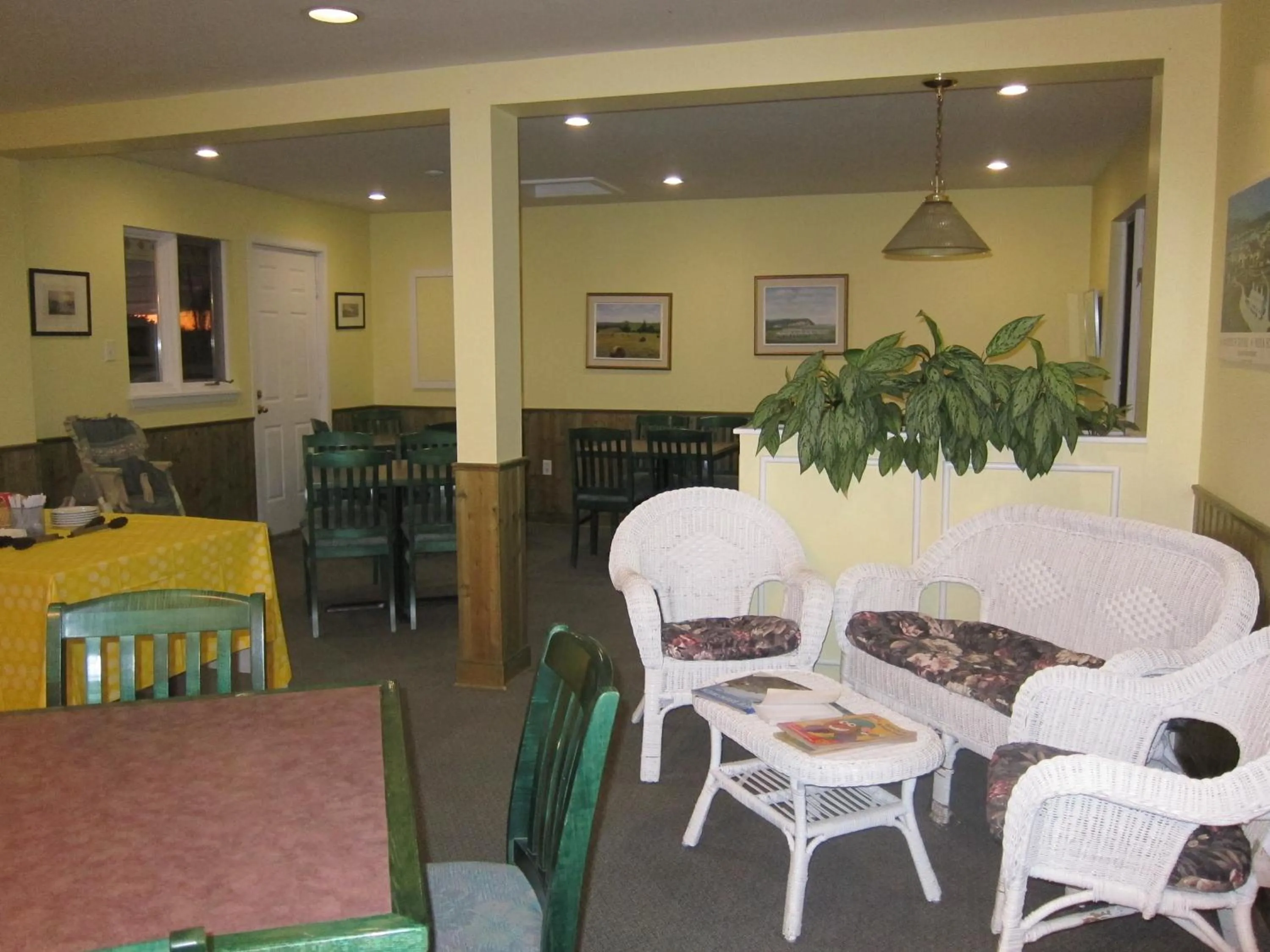 Restaurant/places to eat in Annapolis Royal Inn & Suites