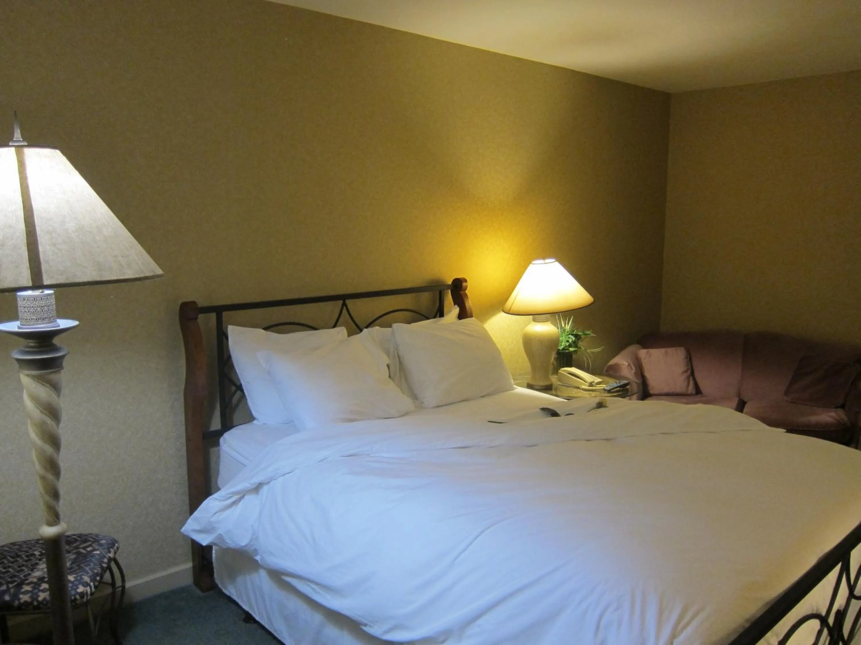 Bedroom, Bed in Annapolis Royal Inn & Suites
