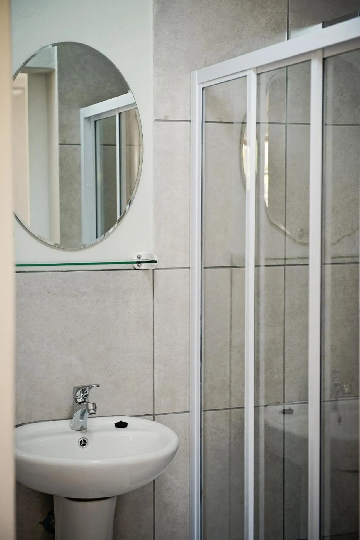 Bathroom in 870 on Riverview Drive