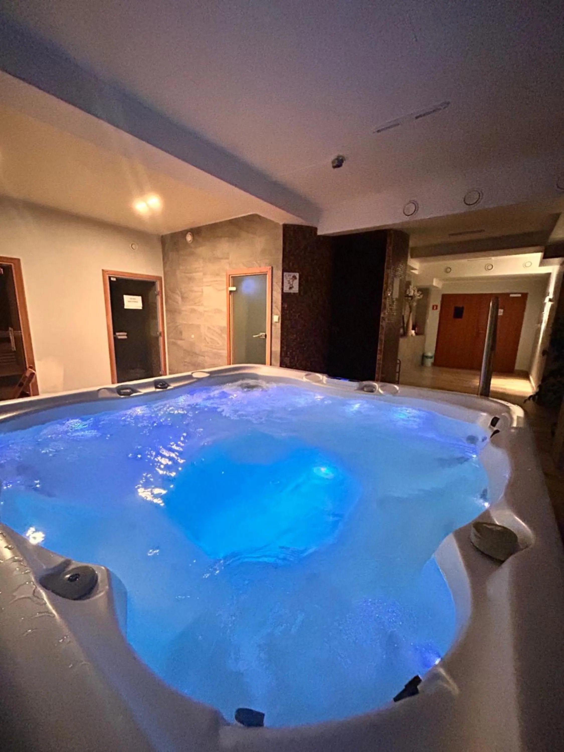 Spa and wellness centre/facilities in Ośrodek Konferencyjno-Wypoczynkowy "Krucze Skały" w Karpaczu