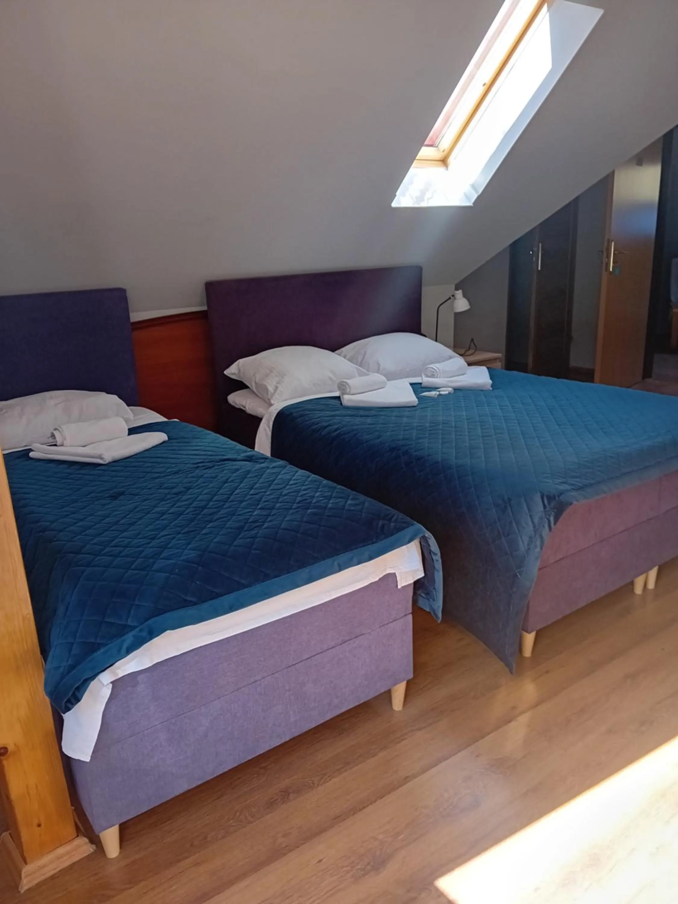 Photo of the whole room, Bed in Ośrodek Konferencyjno-Wypoczynkowy "Krucze Skały" w Karpaczu