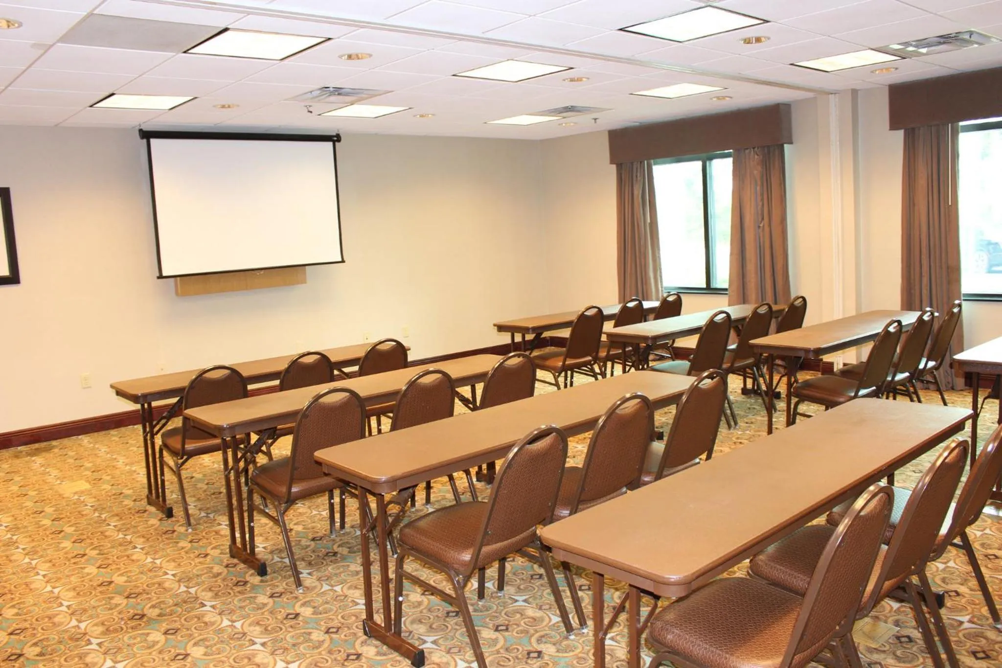 Meeting/conference room in Holiday Inn Express & Suites Mobile West I-10 by IHG