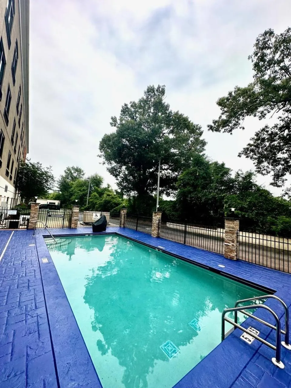 Swimming pool in Holiday Inn Express & Suites Mobile West I-10 by IHG