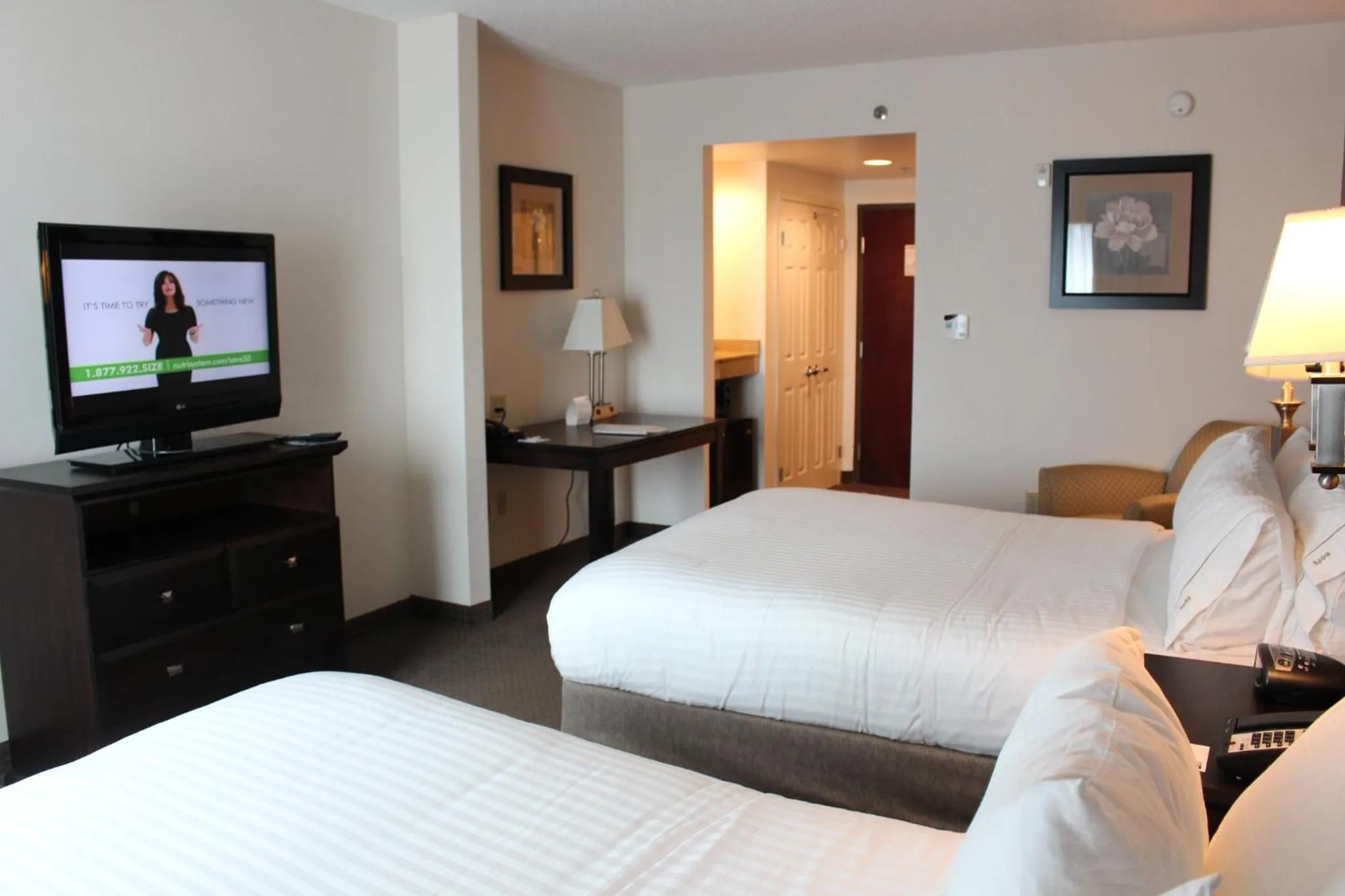 Photo of the whole room, Bed in Holiday Inn Express & Suites Mobile West I-10 by IHG