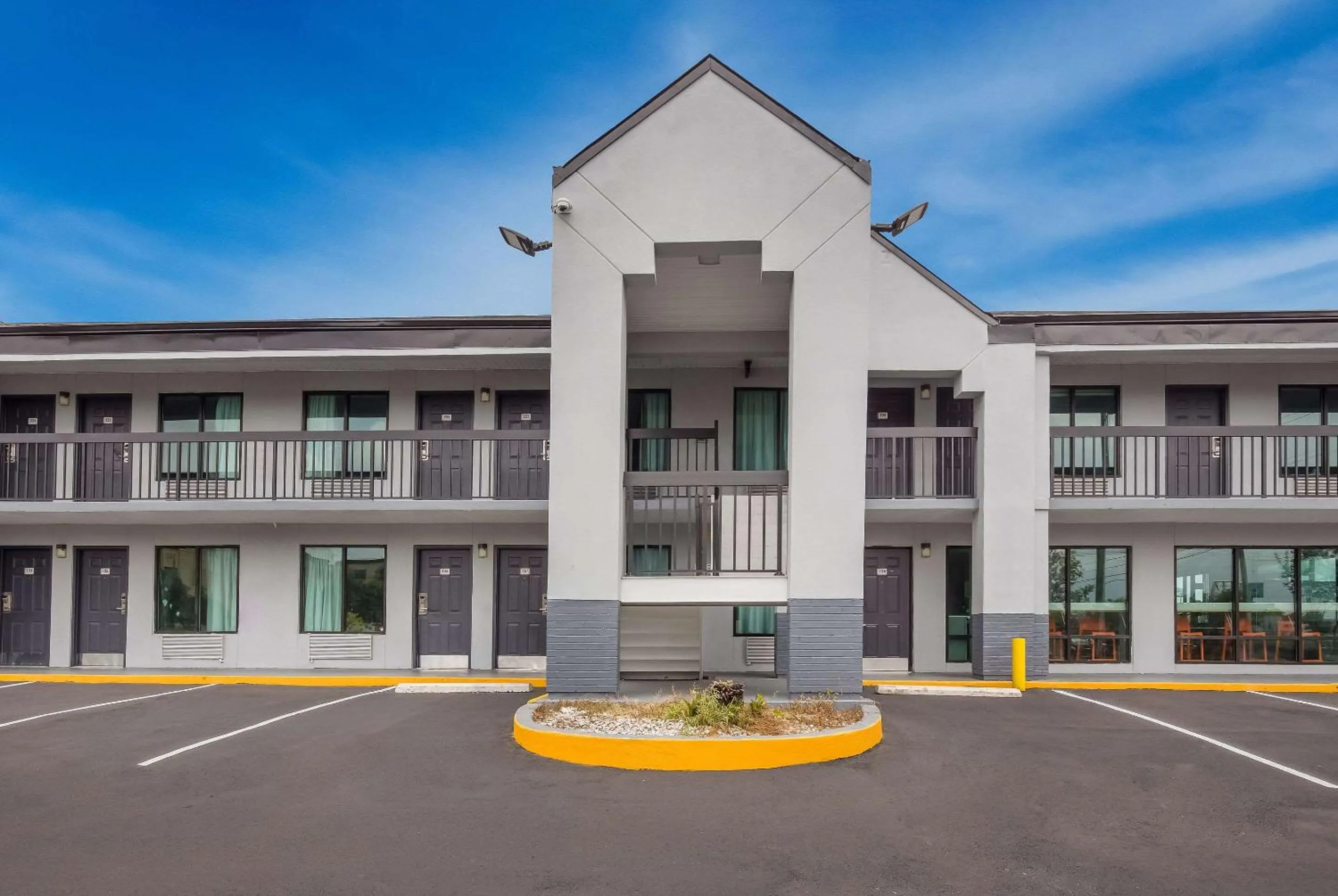 Property Building in Econo Lodge