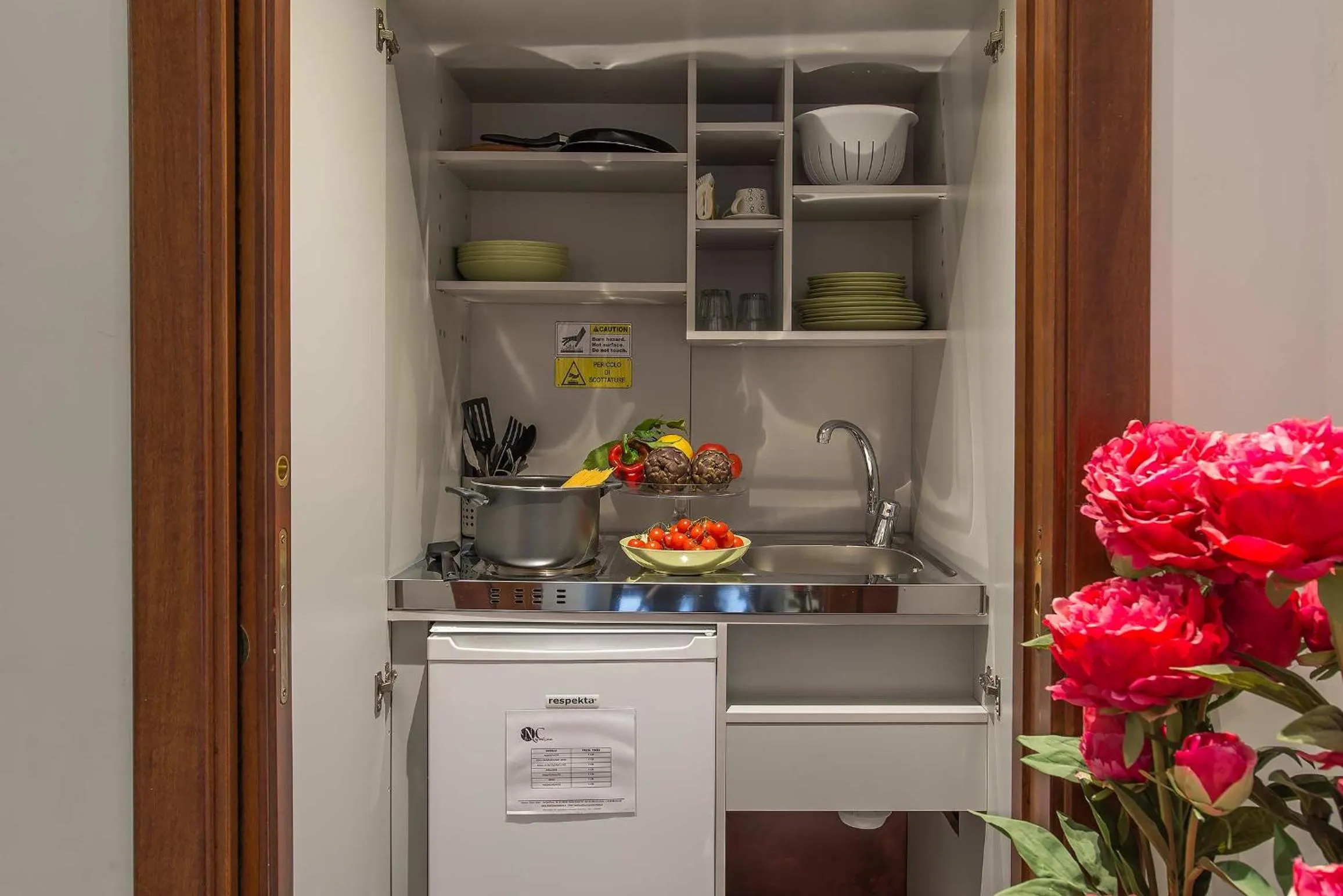 Kitchen or kitchenette in Navona Colors Hotel