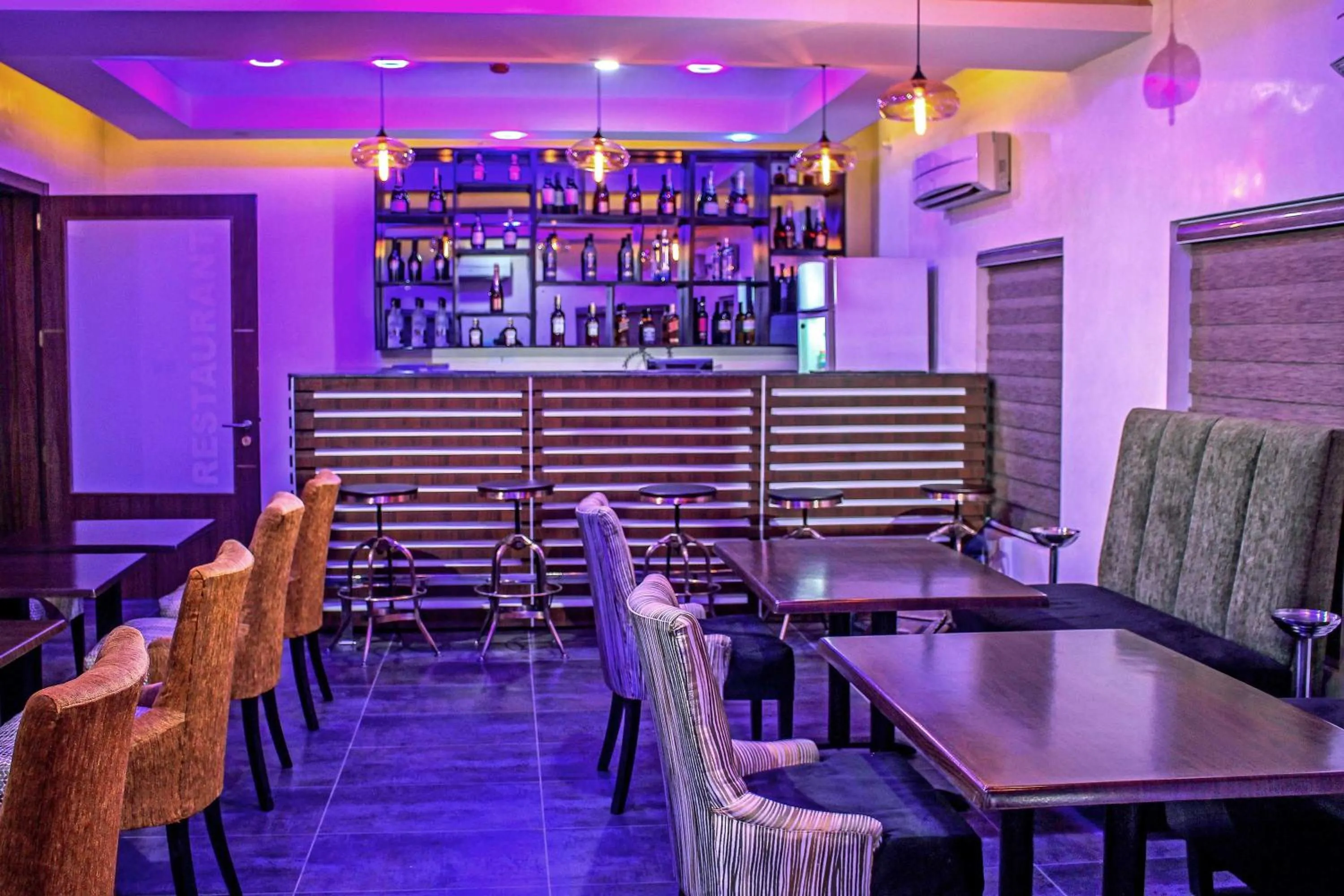 Restaurant/places to eat in Joshesther Olive Hotel