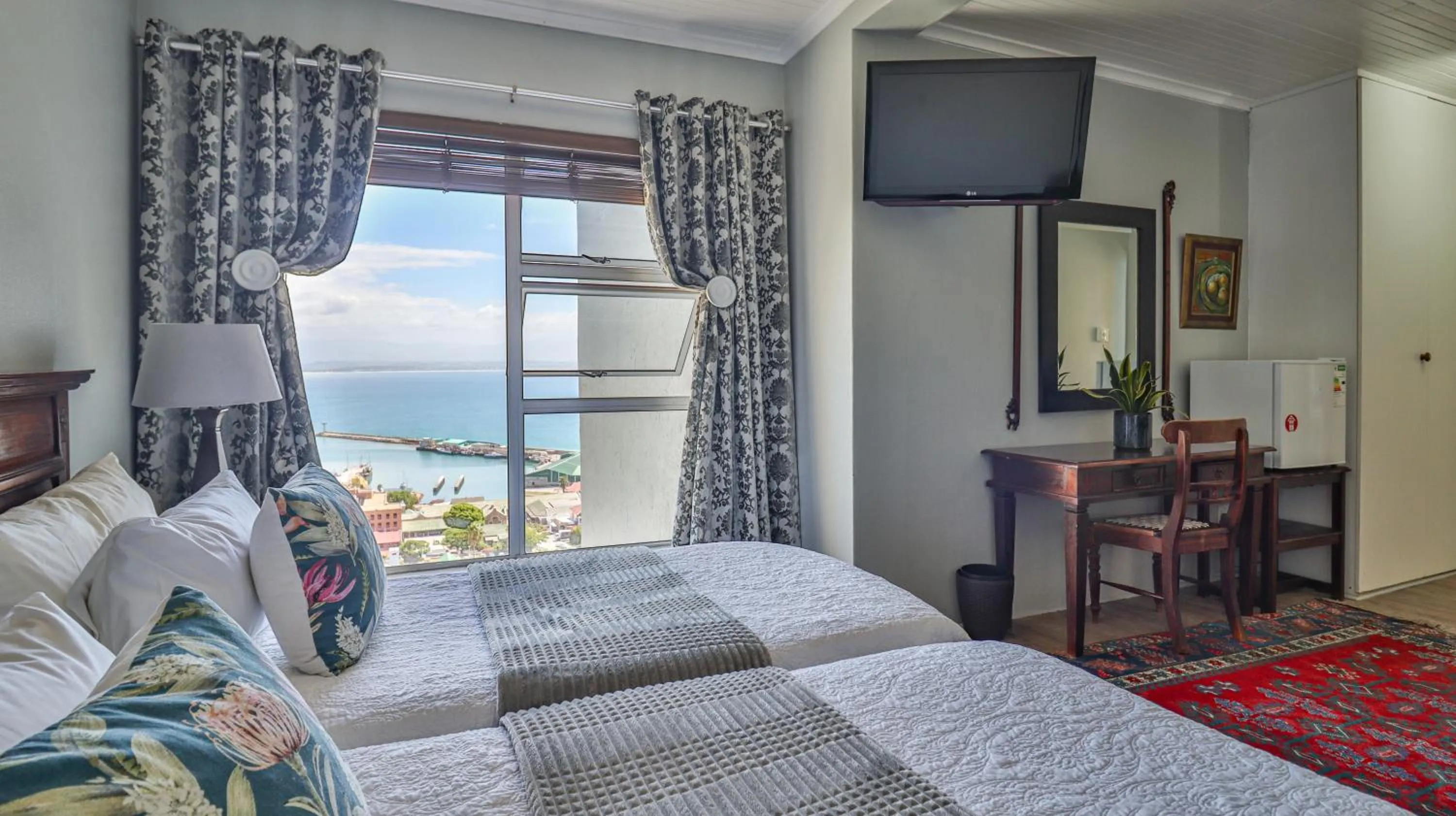 View (from property/room), Bed in 3ColoursBlue Guest House