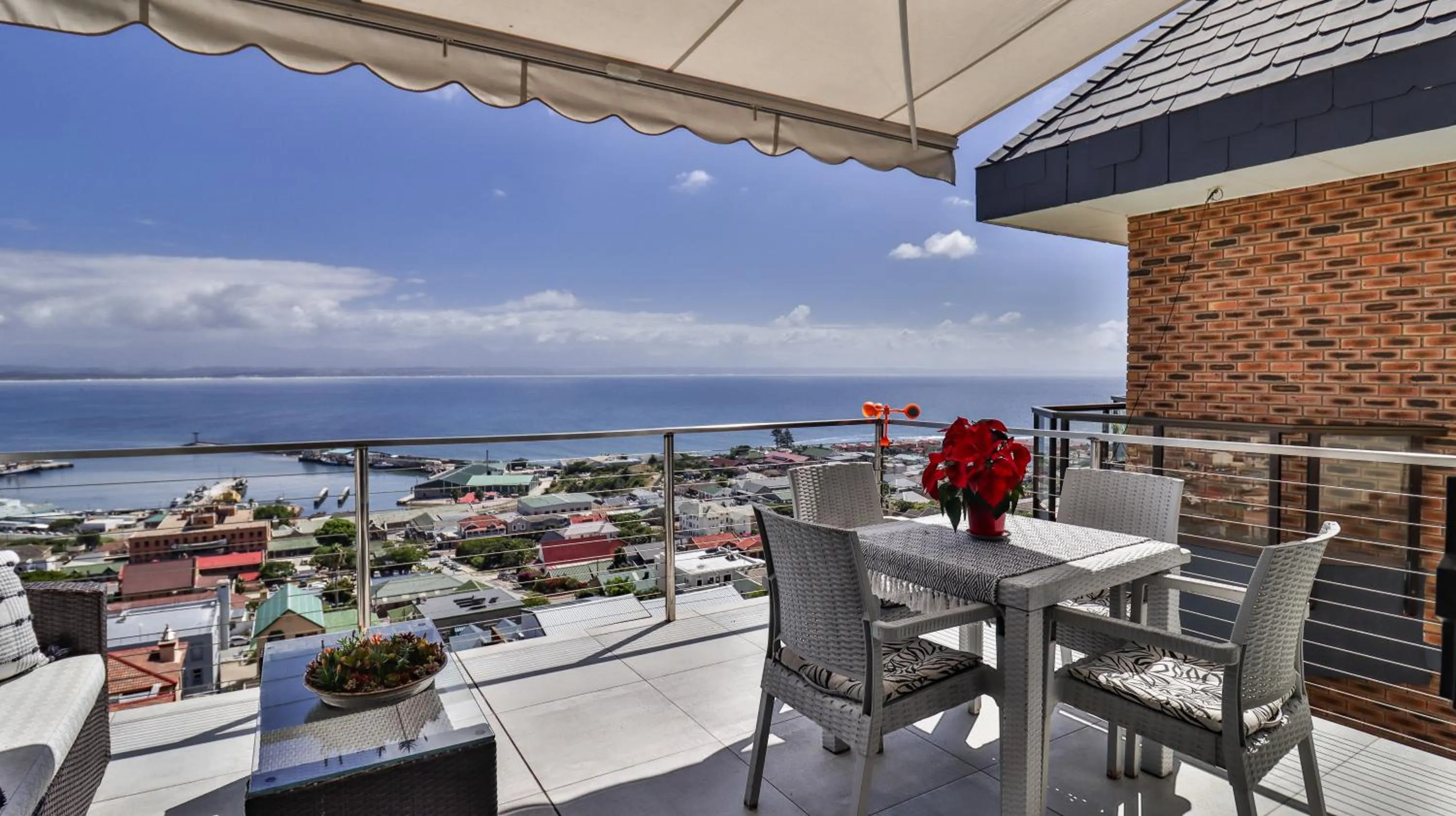 Dining area in 3ColoursBlue Guest House