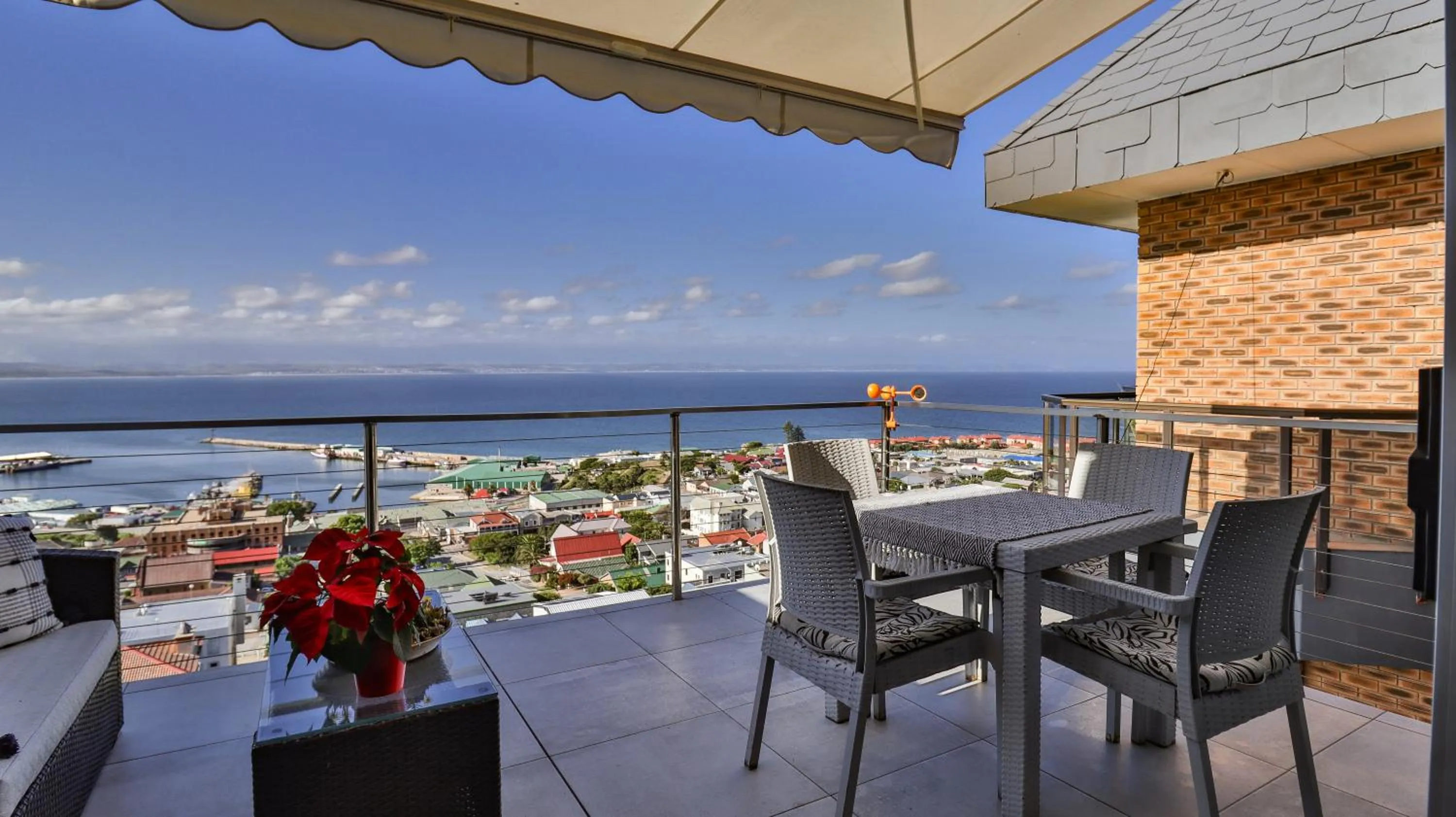 Dining area in 3ColoursBlue Guest House