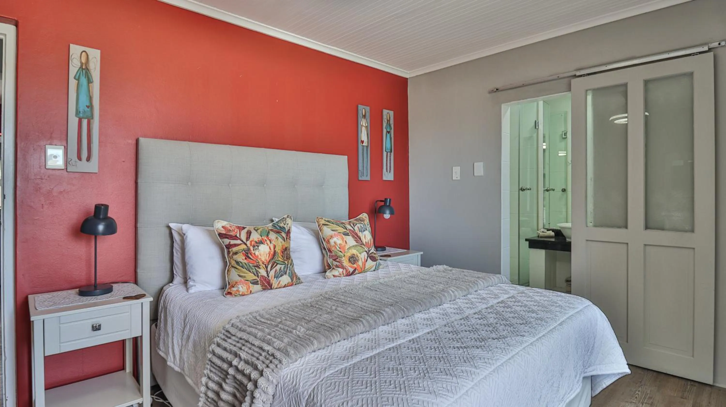 Bathroom, Bed in 3ColoursBlue Guest House