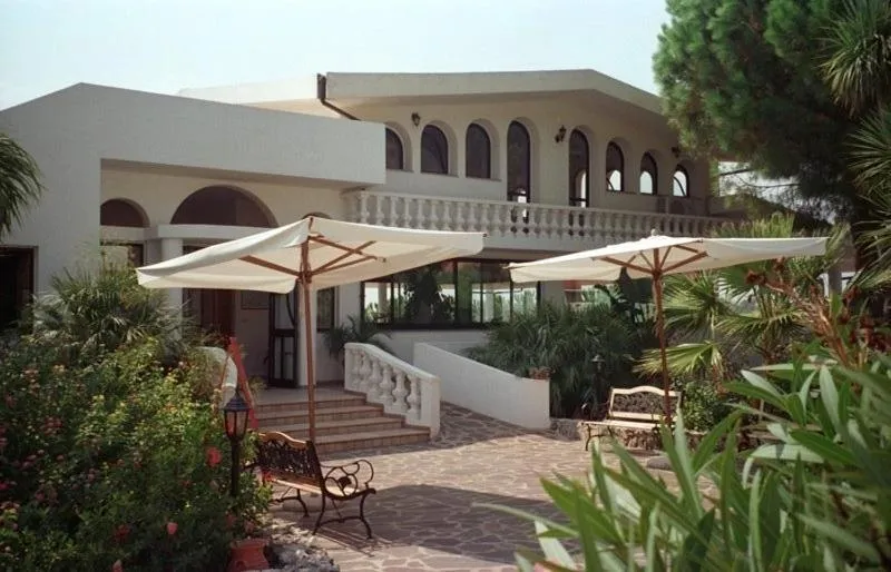 Villaggio Pineta Petto Bianco