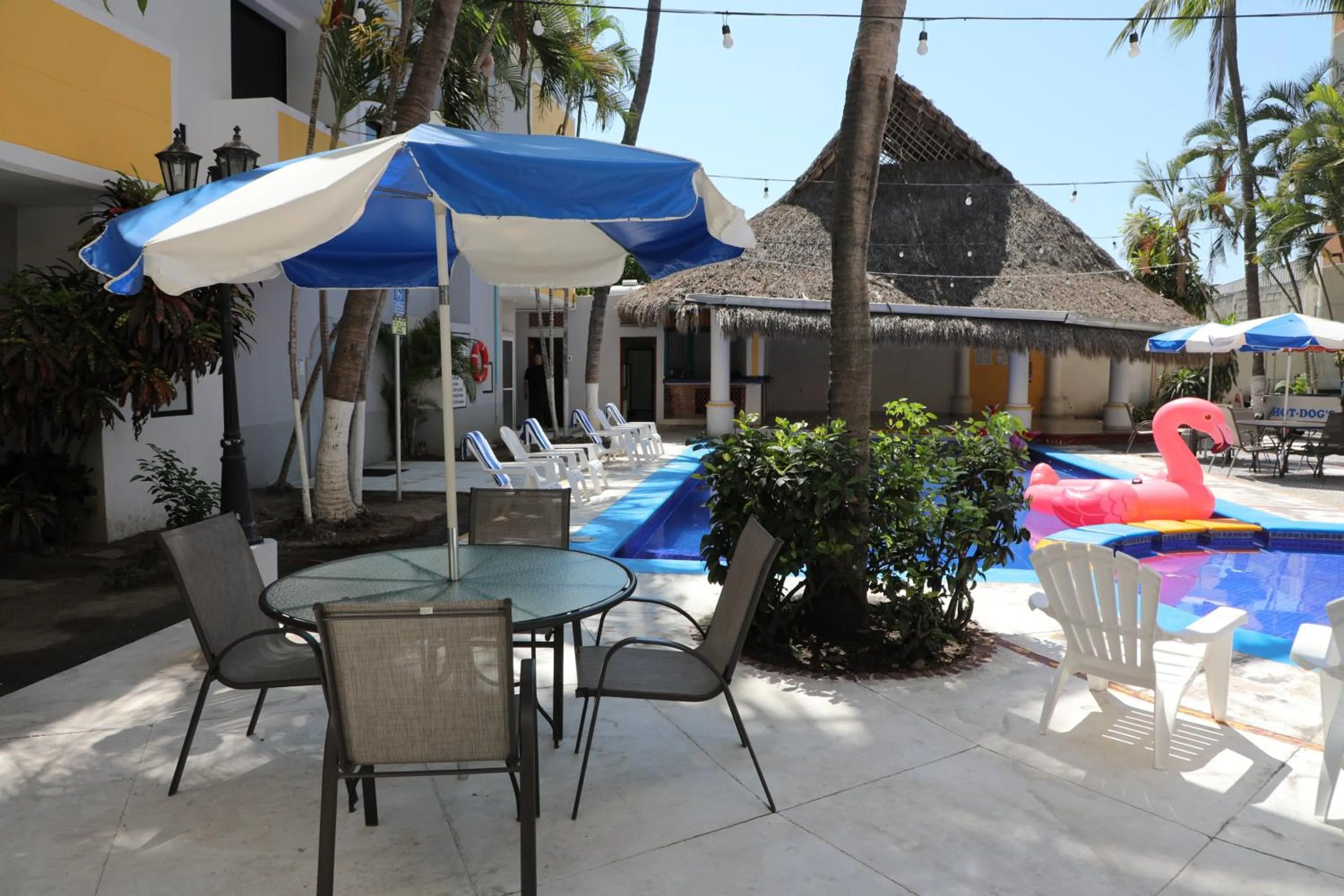Swimming pool in Hotel Costa Brava