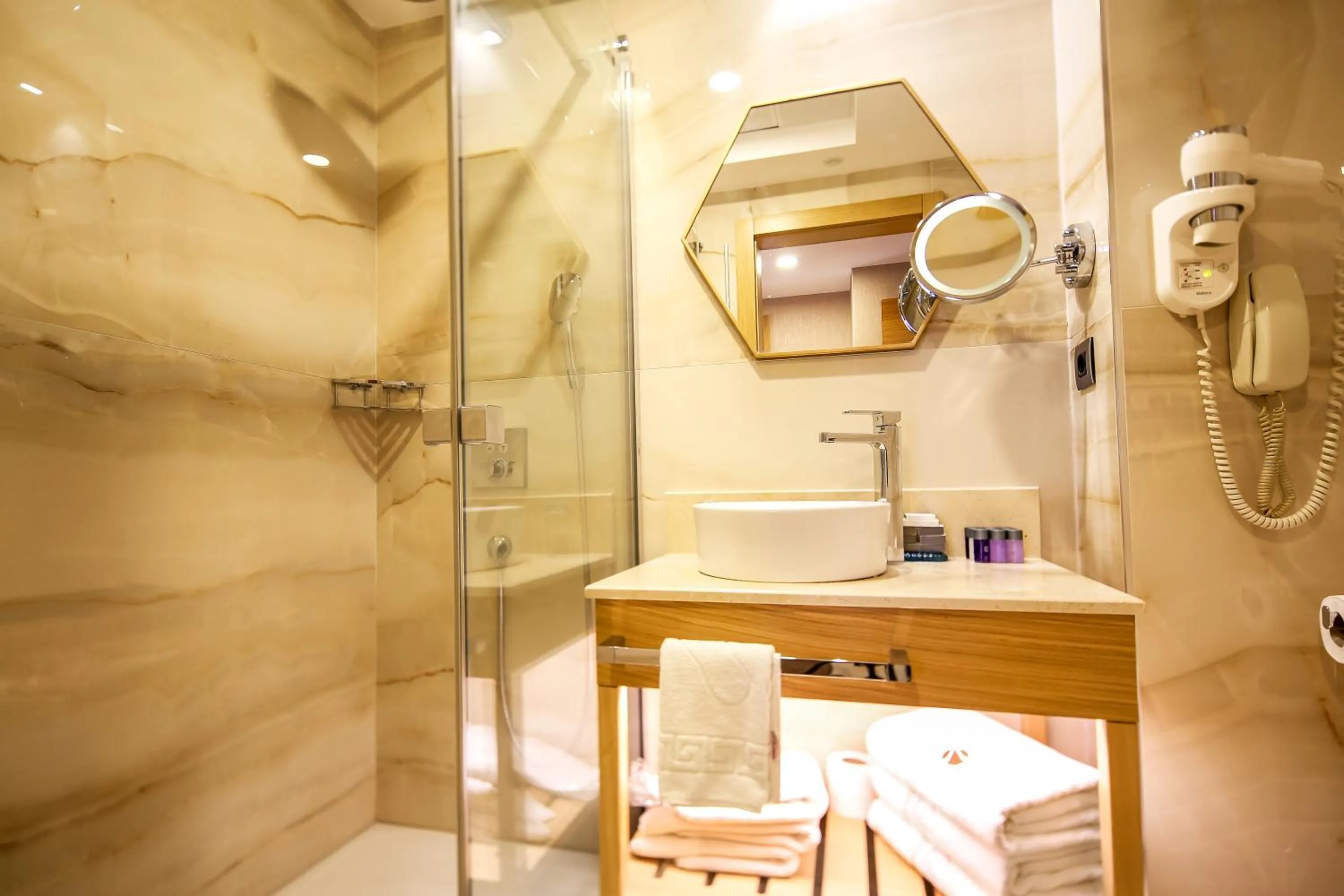 Bathroom in Lale Hotel