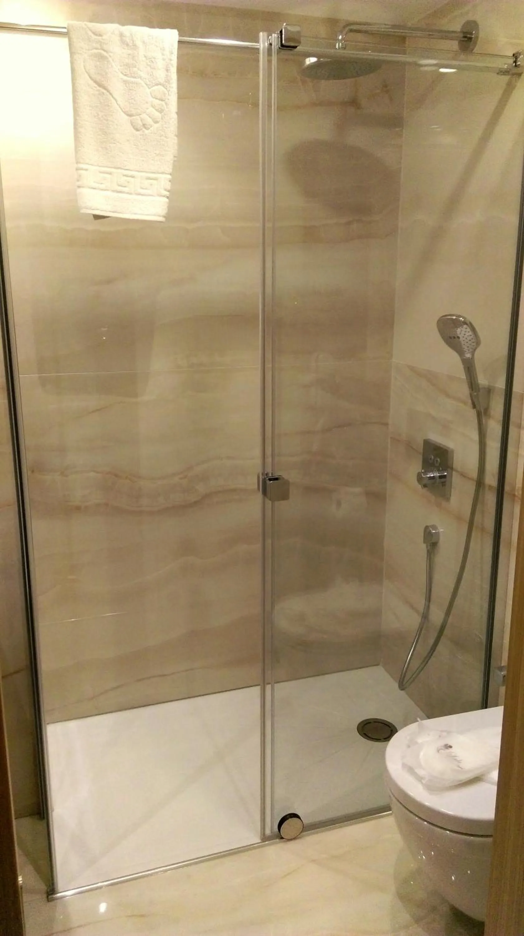 Bathroom in Lale Hotel