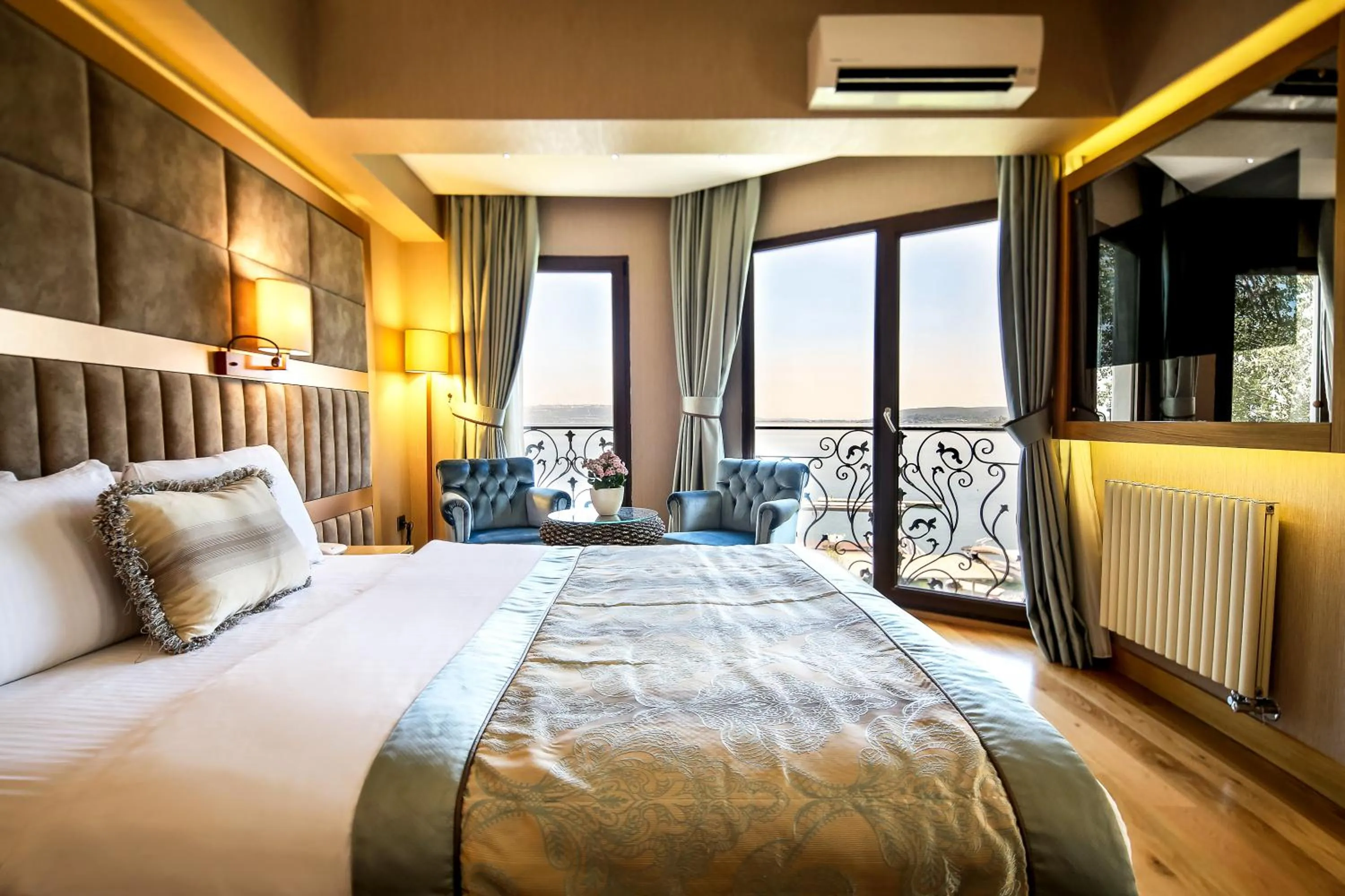 Photo of the whole room, Bed in Lale Hotel