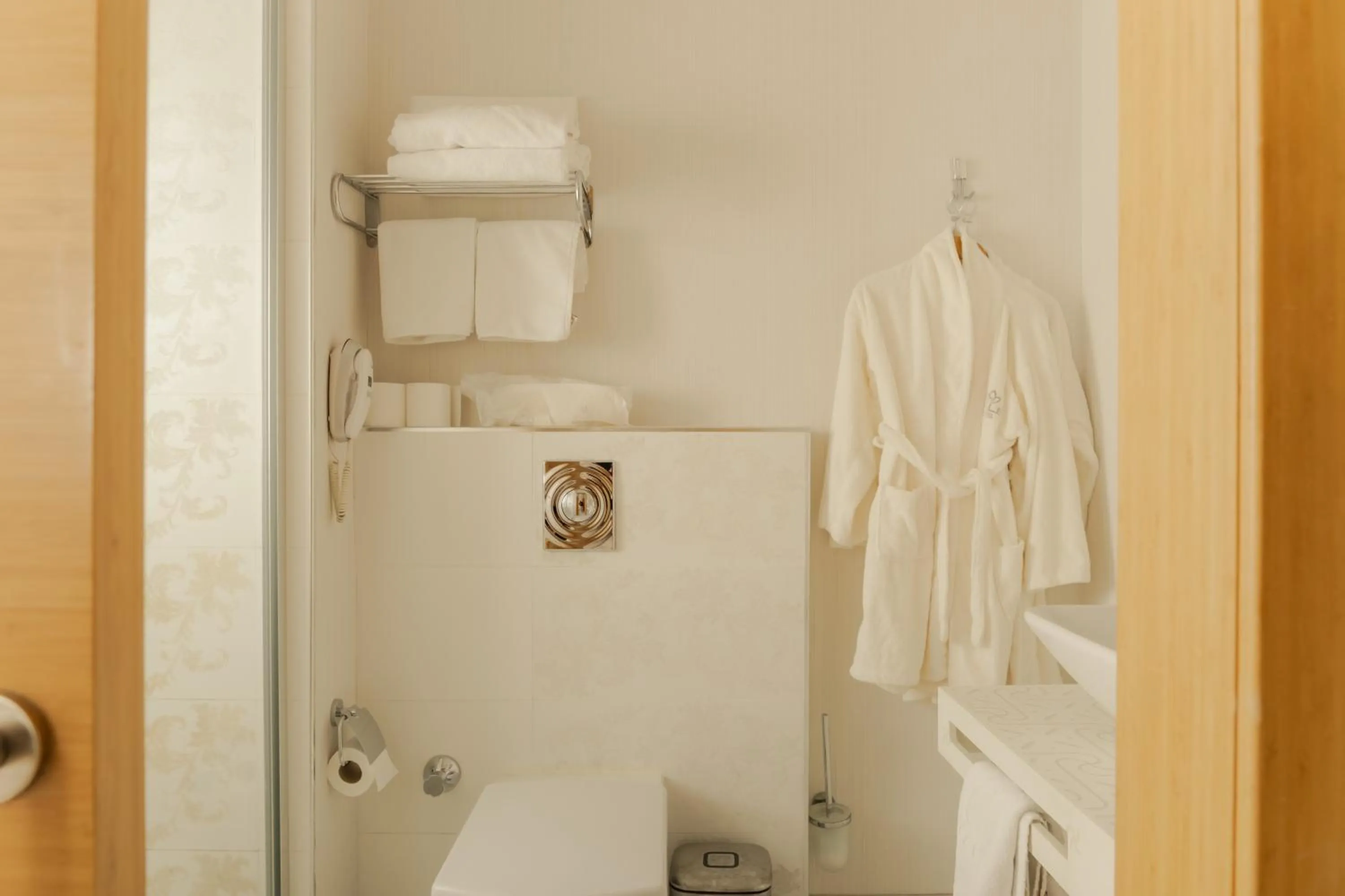 Shower in Lale Hotel